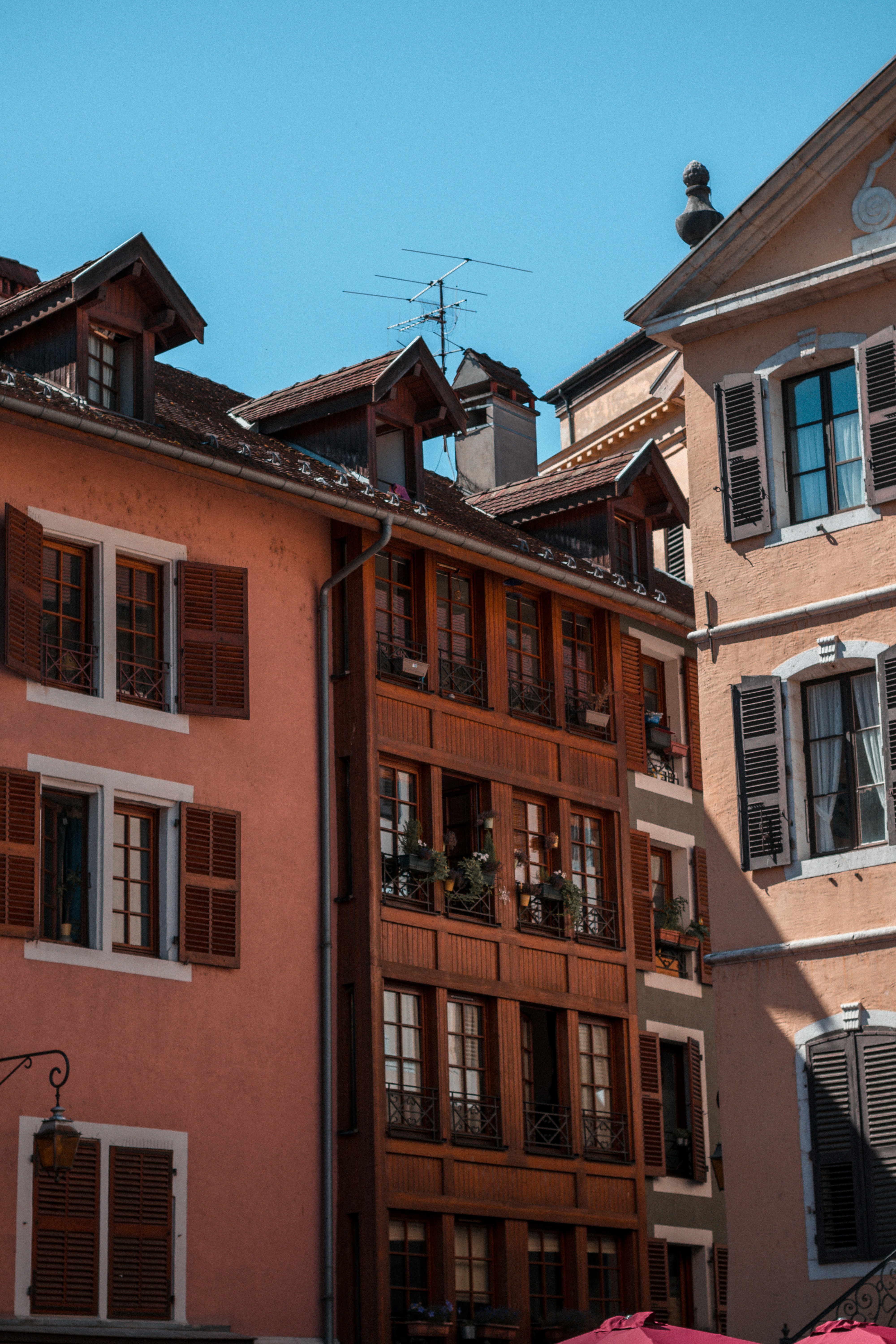 Photo by valentinlacoste