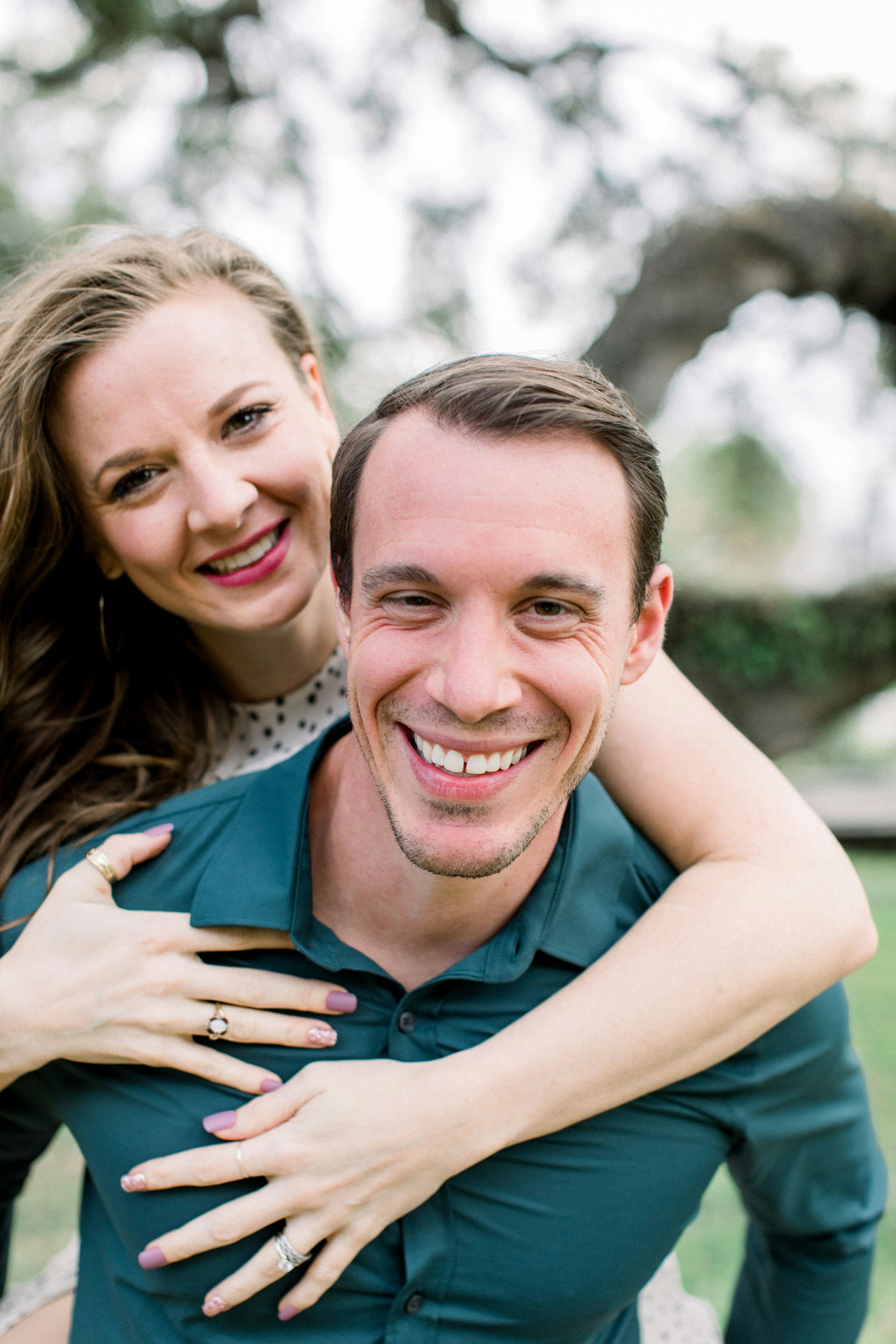 great photo recipe,how to photograph model alex sanfilippo and alecia sanfilippo @ podpros.com; woman in blue sleeveless shirt smiling beside woman in white and black polka dot tank top