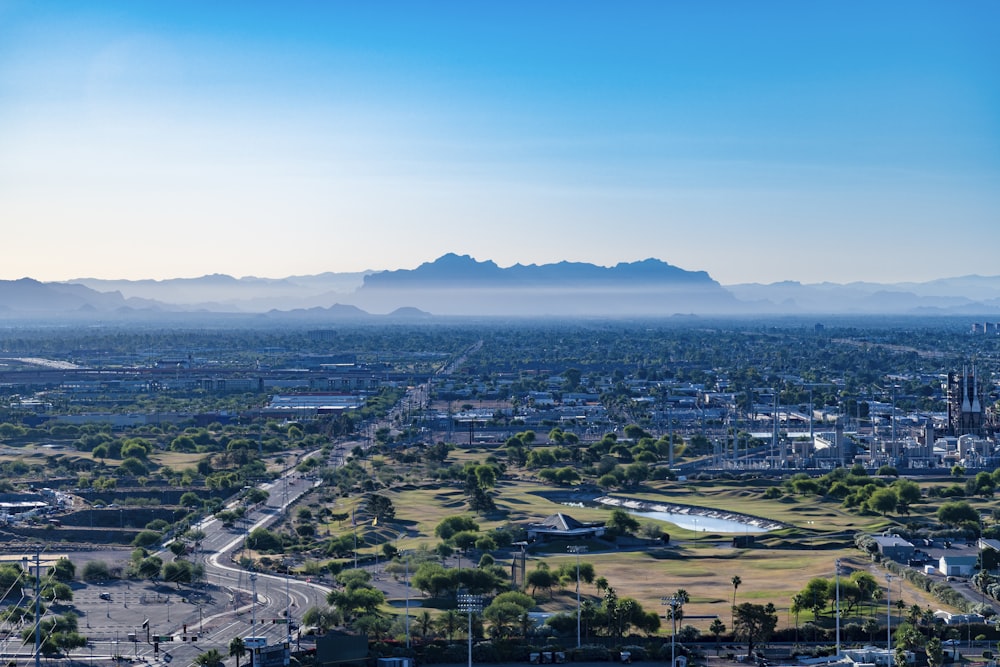 Vista aérea de los edificios de la ciudad durante el día