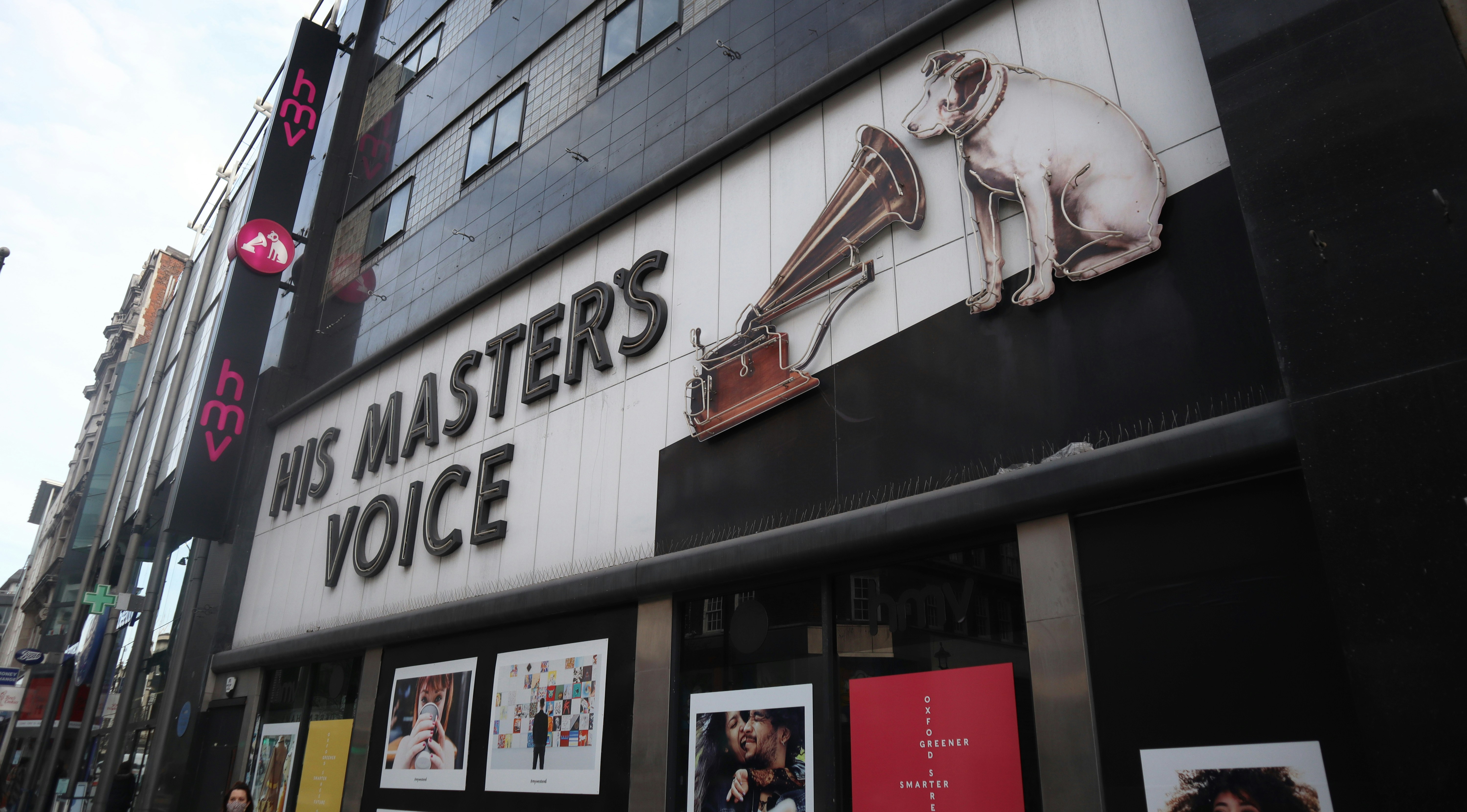 Señalización de la cafetería UNKs