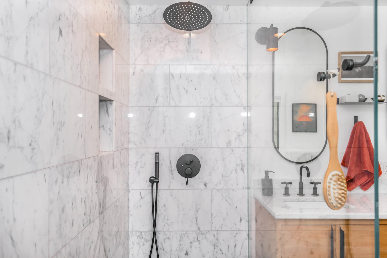 Salle de bain complète, après