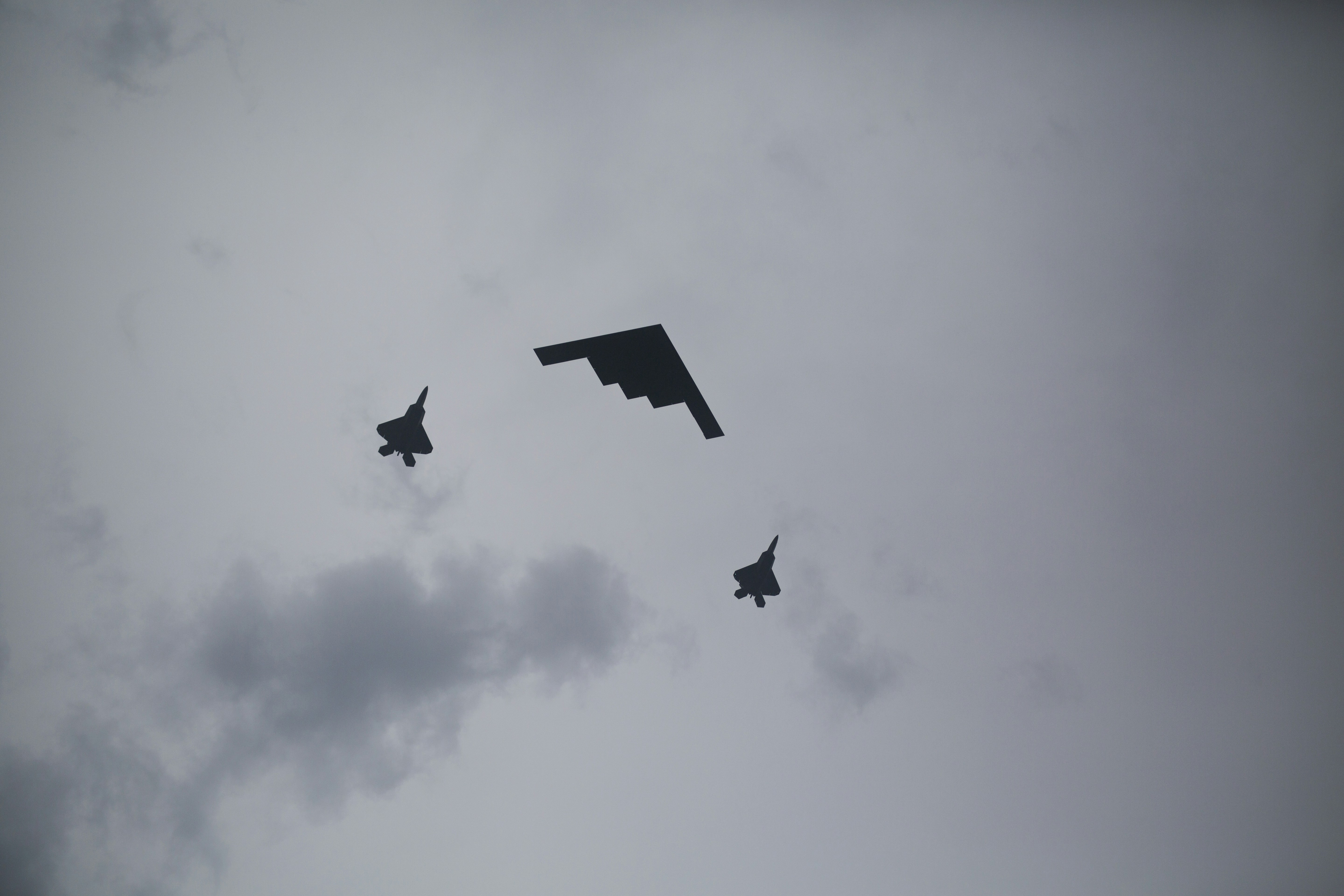three black jet plane in the sky, Independence Day, 2109