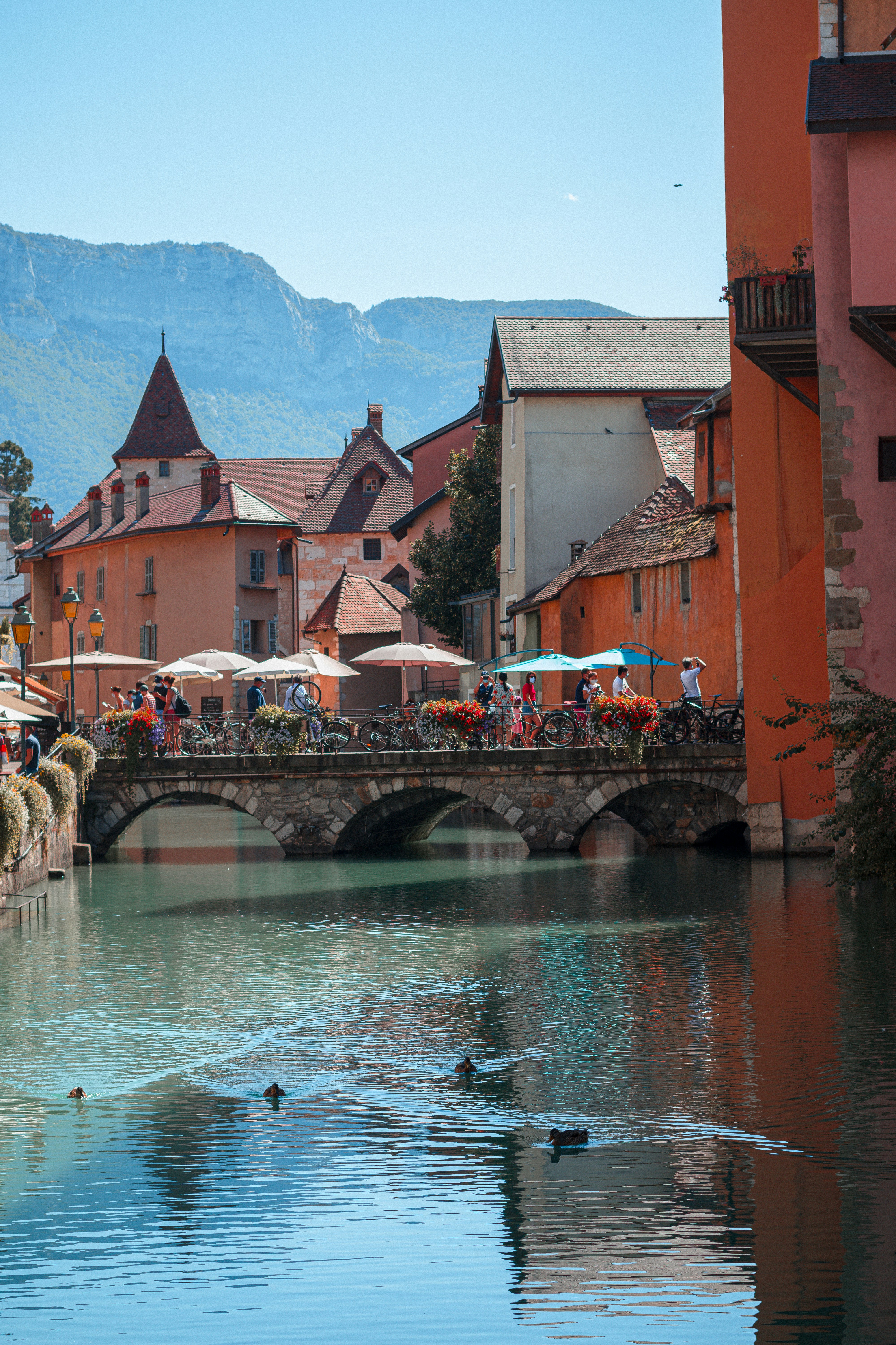 Photo by valentinlacoste