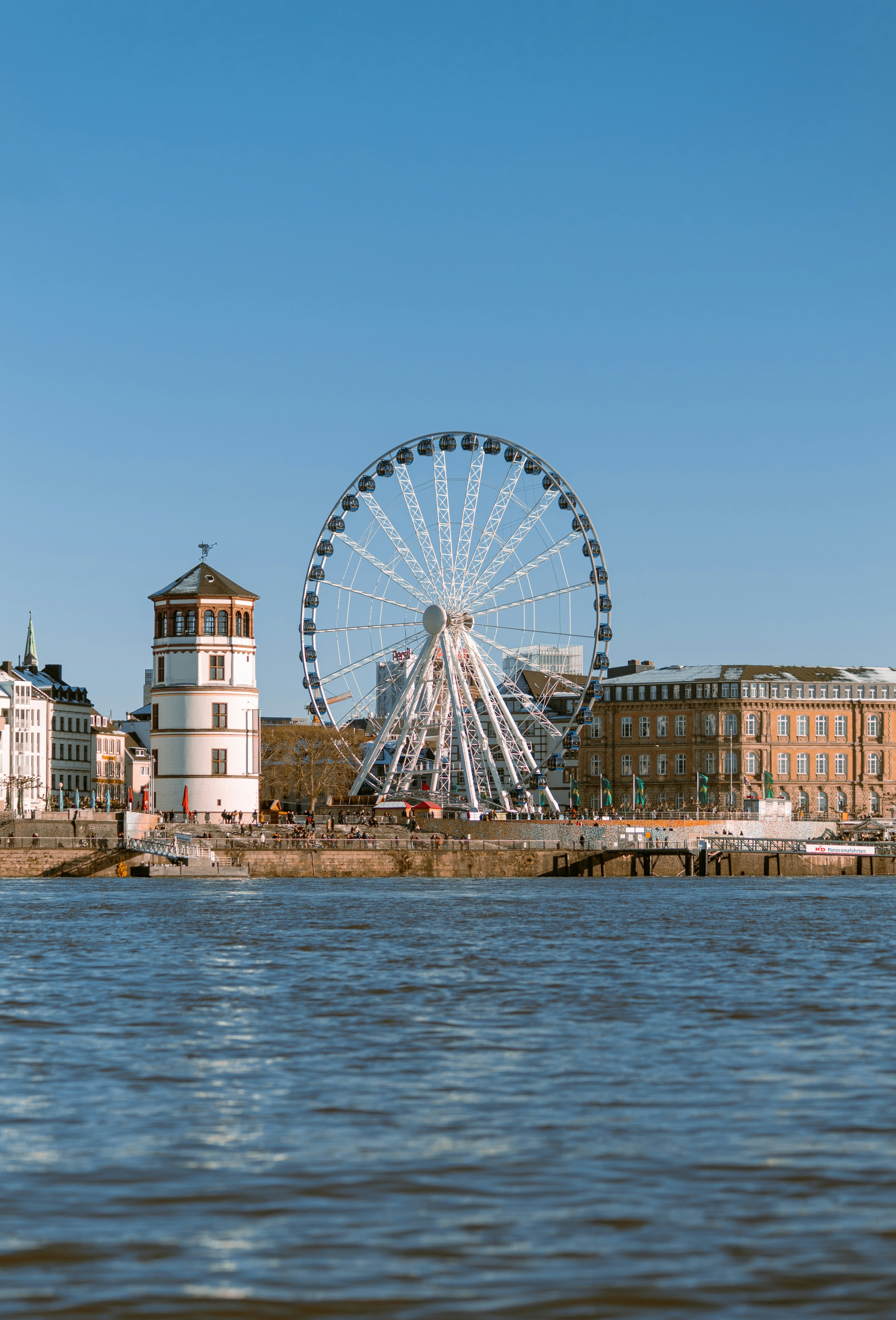 Photo by philipp_bunga