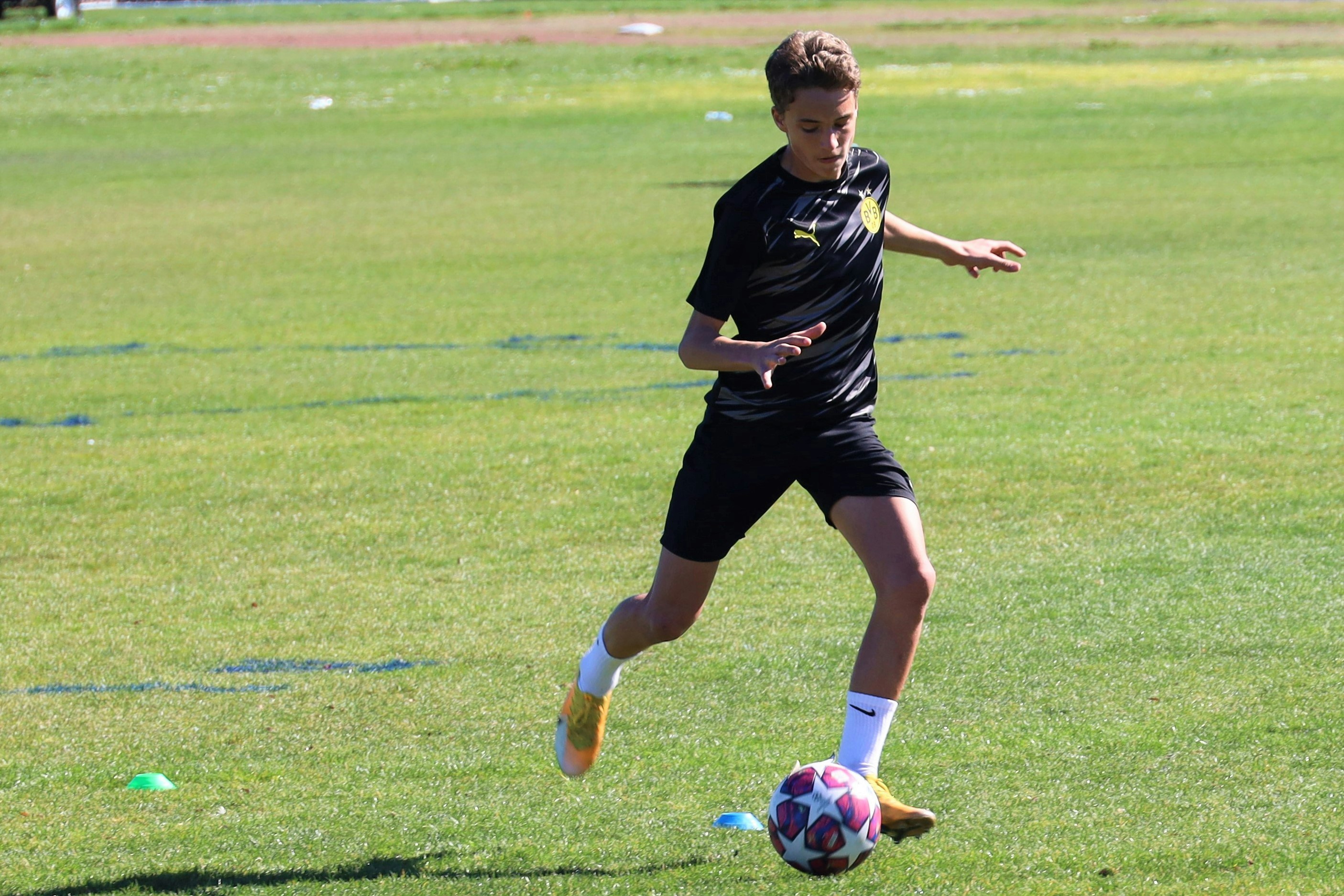 Met welke kledingitems kun je een trainingsbroek combineren?