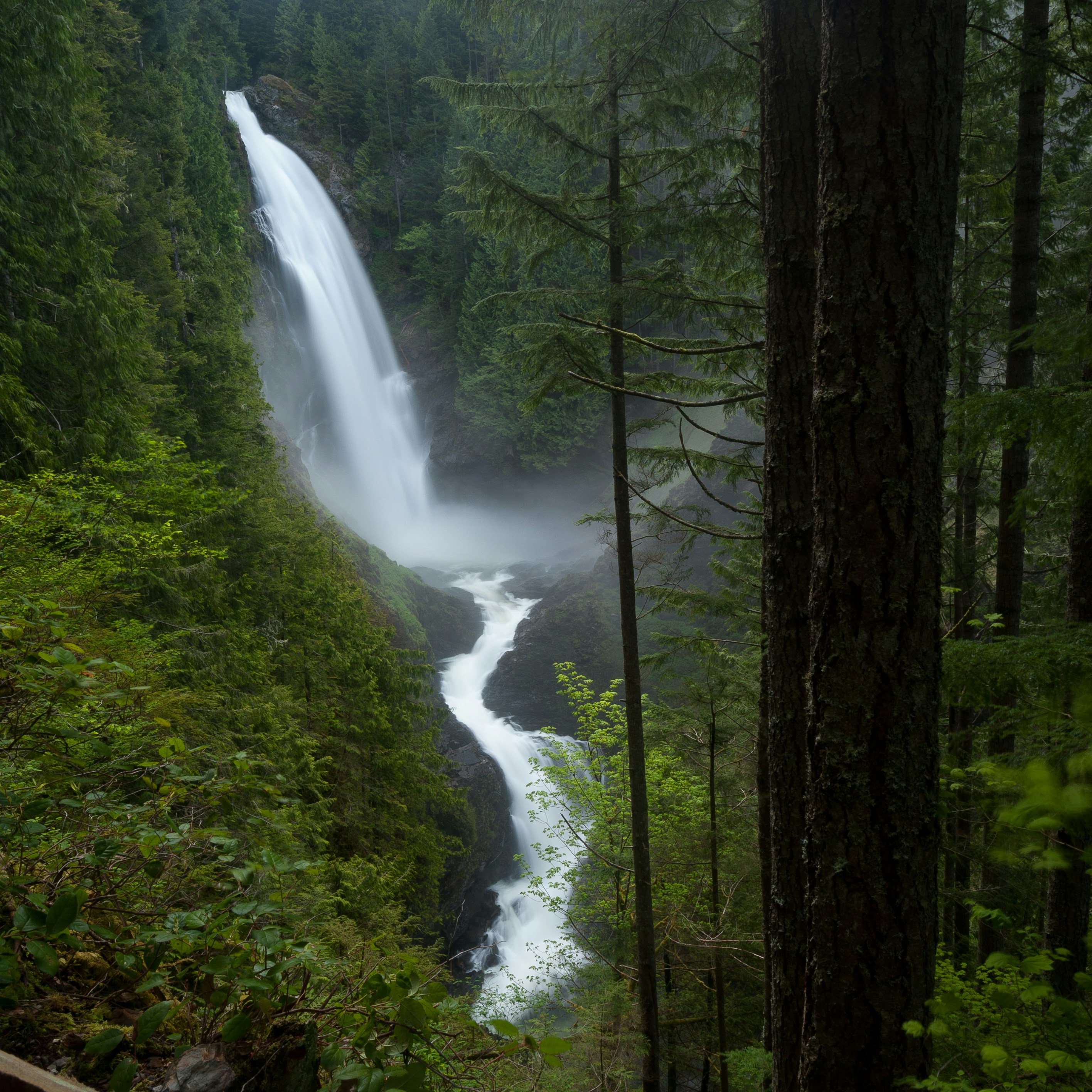 Falls.