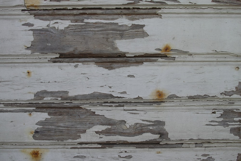 Planche en bois blanc et gris