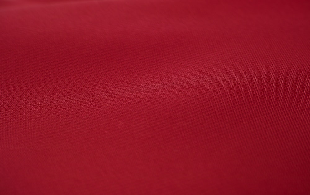 textile rouge en photographie en gros plan