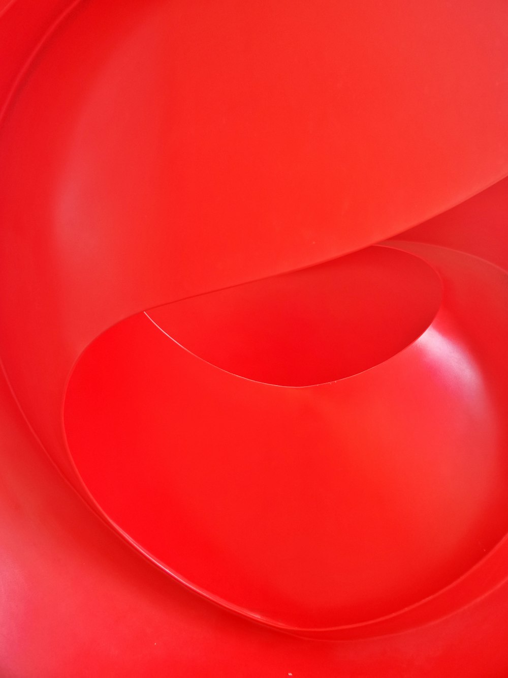 recipiente de plástico vermelho em forma de coração