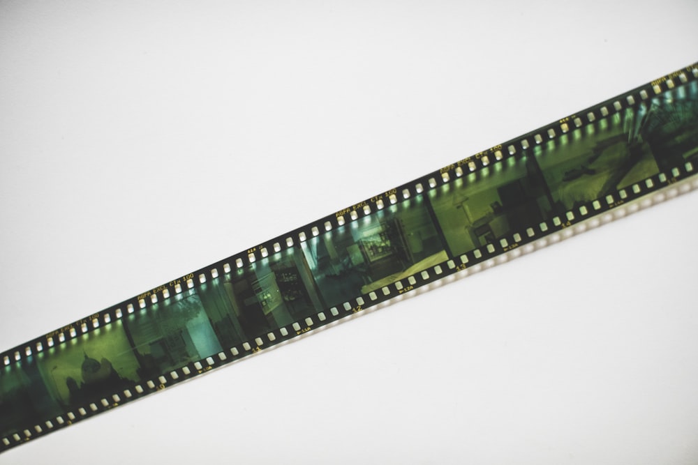 bande de film verte et blanche