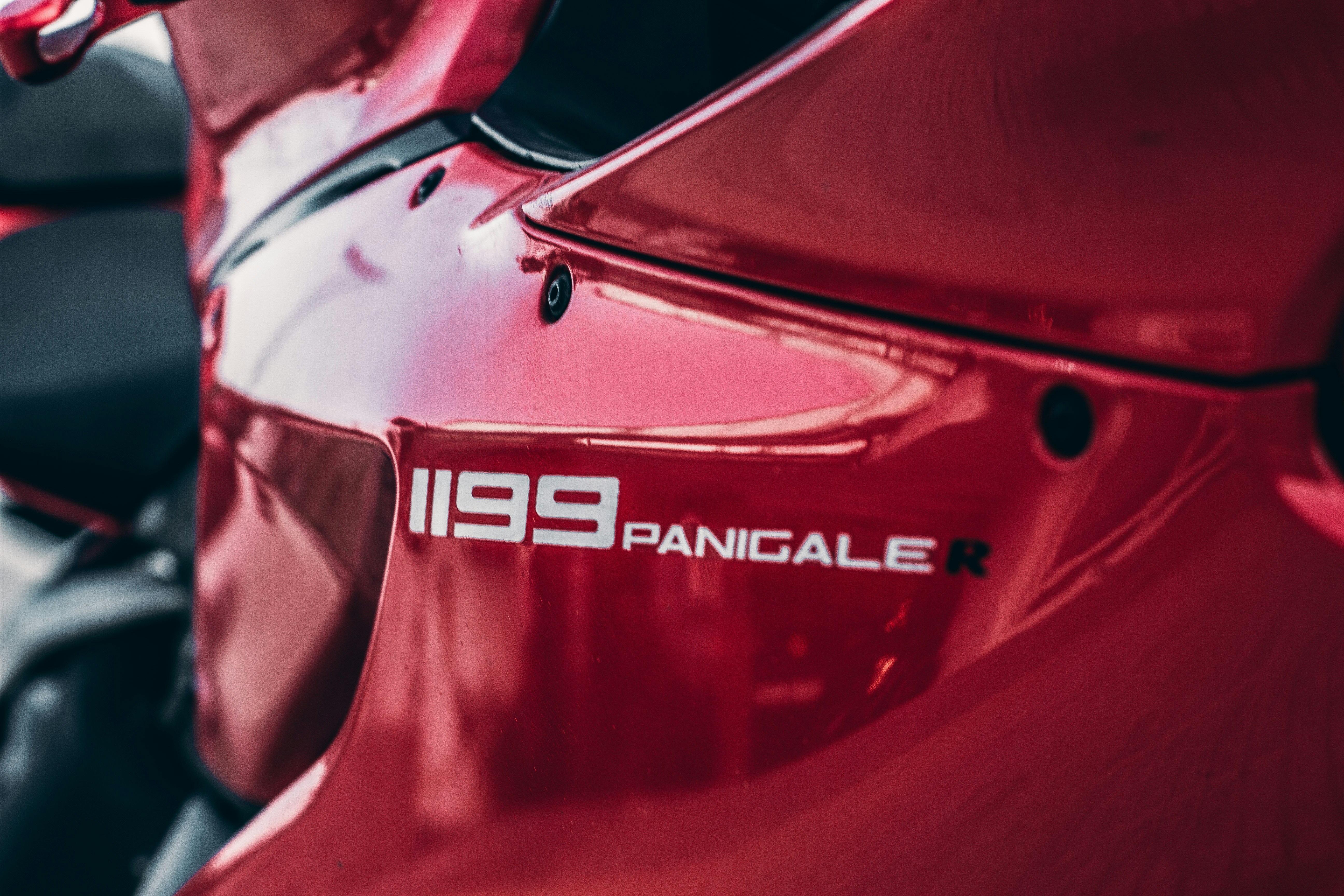 carro honda vermelho e branco