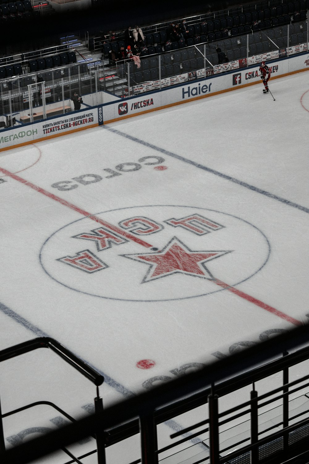 white and blue ice hockey field