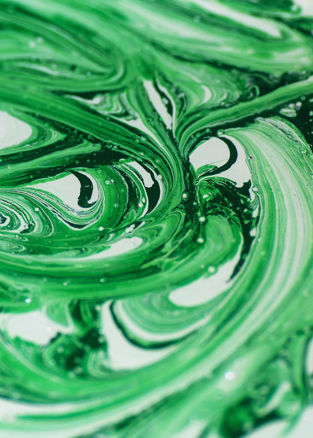 Pintura abstracta verde y blanca