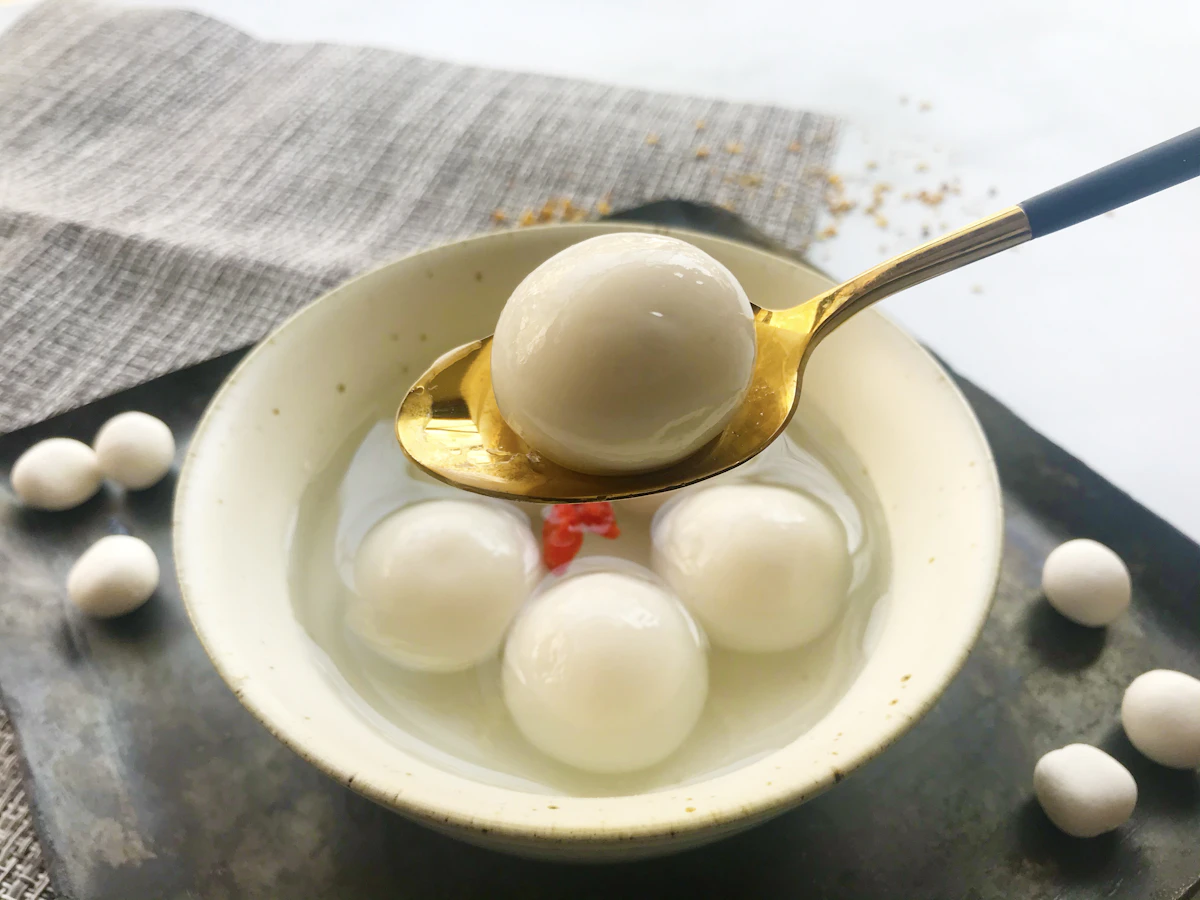Ningbo Tangyuan (Sweet Rice Balls) — street food from Zhejiang, China