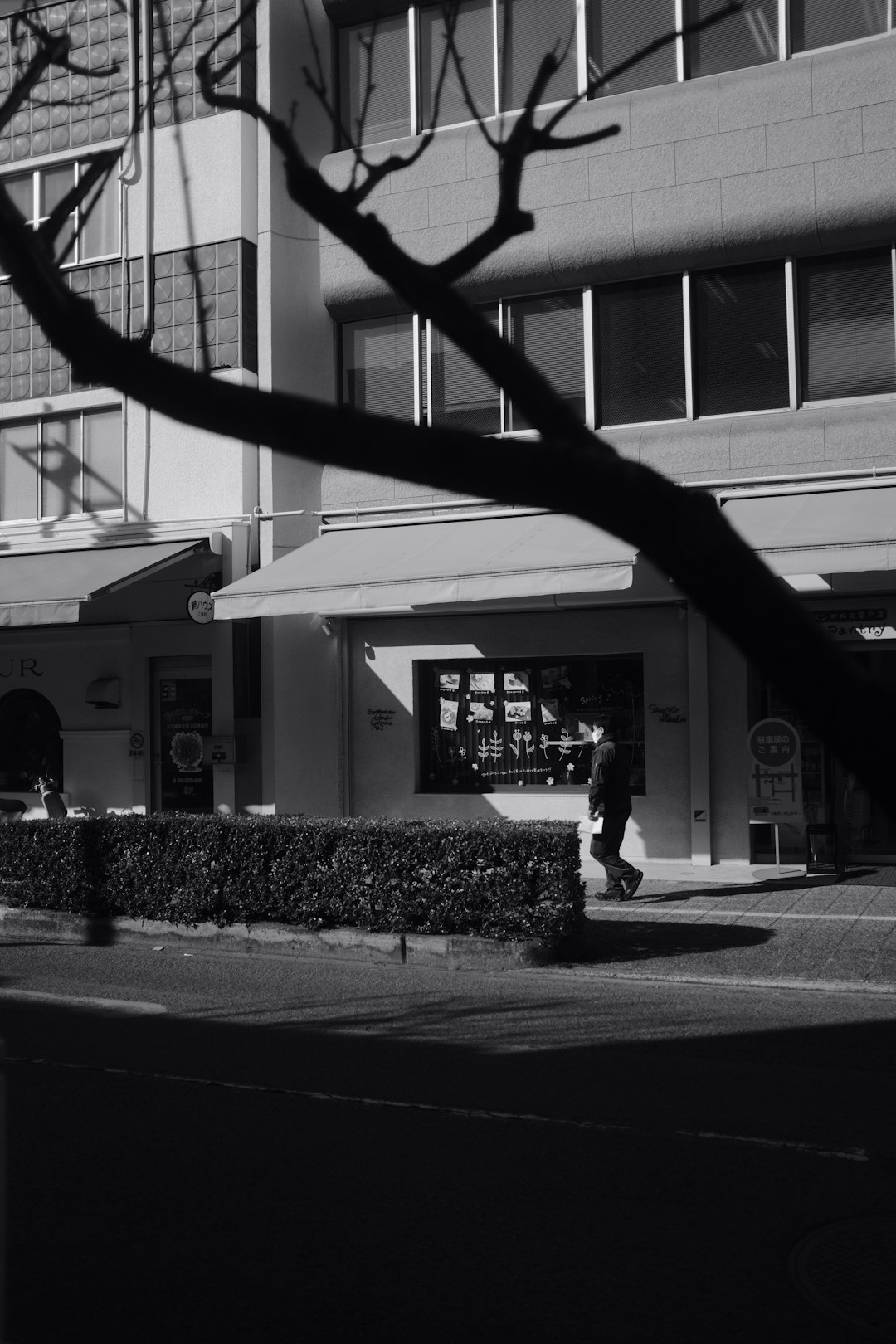 grayscale photo of a building