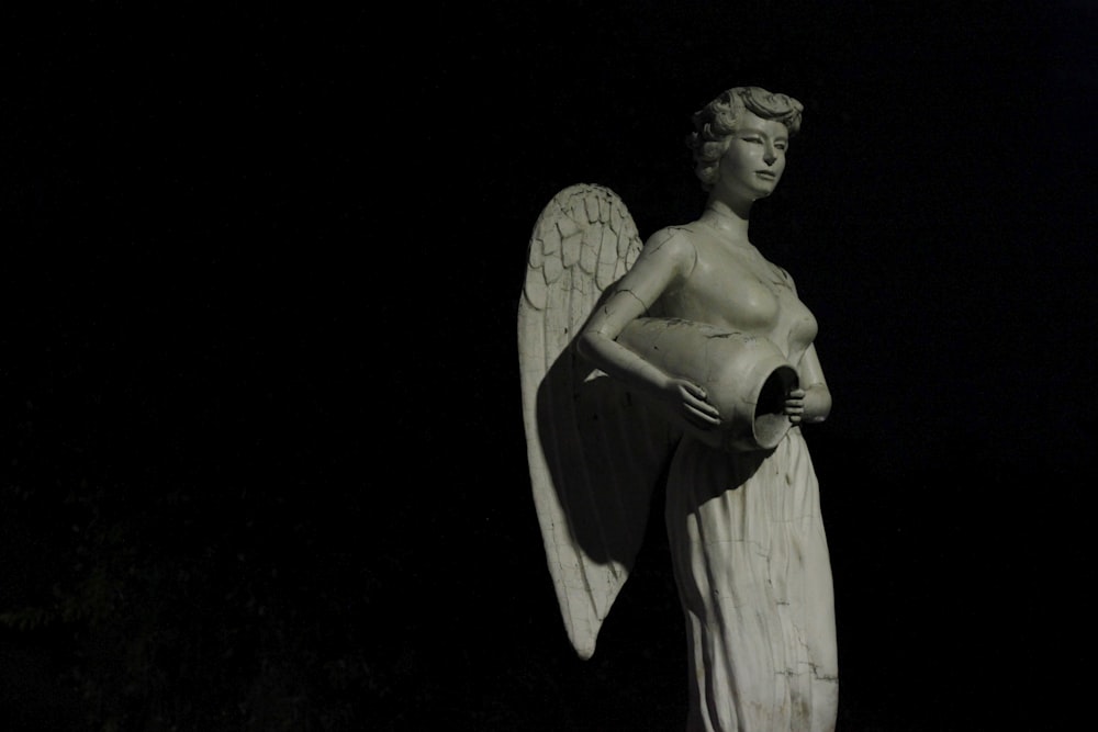 woman in white dress statue