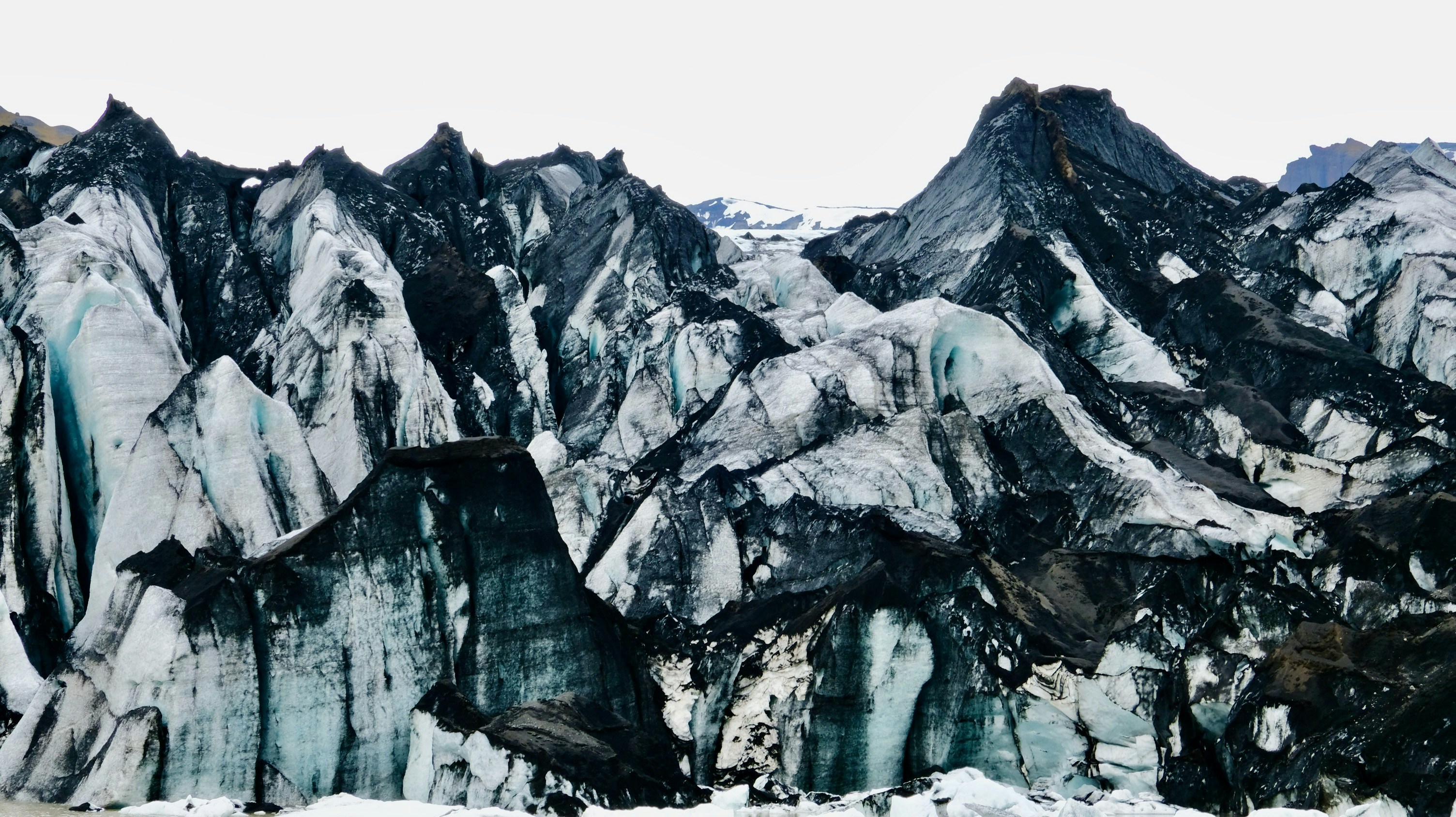gray and white rocky mountain