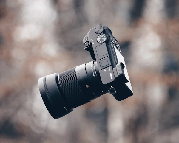 Sony α6400 vs α6700 比較