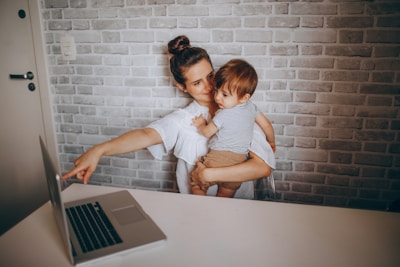 how to run a business from home as a mom