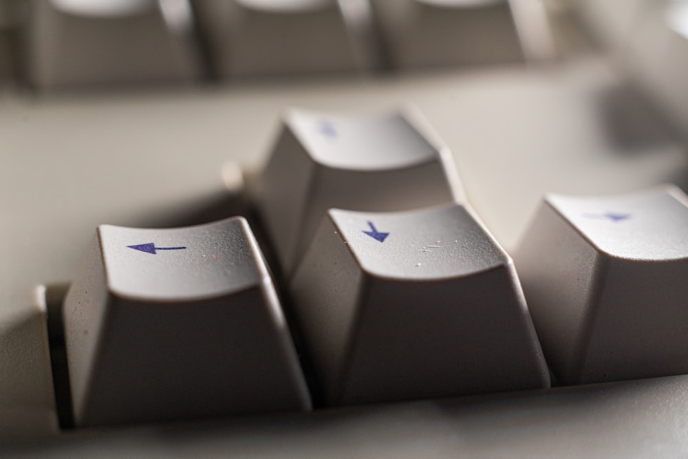 black and white computer keyboard