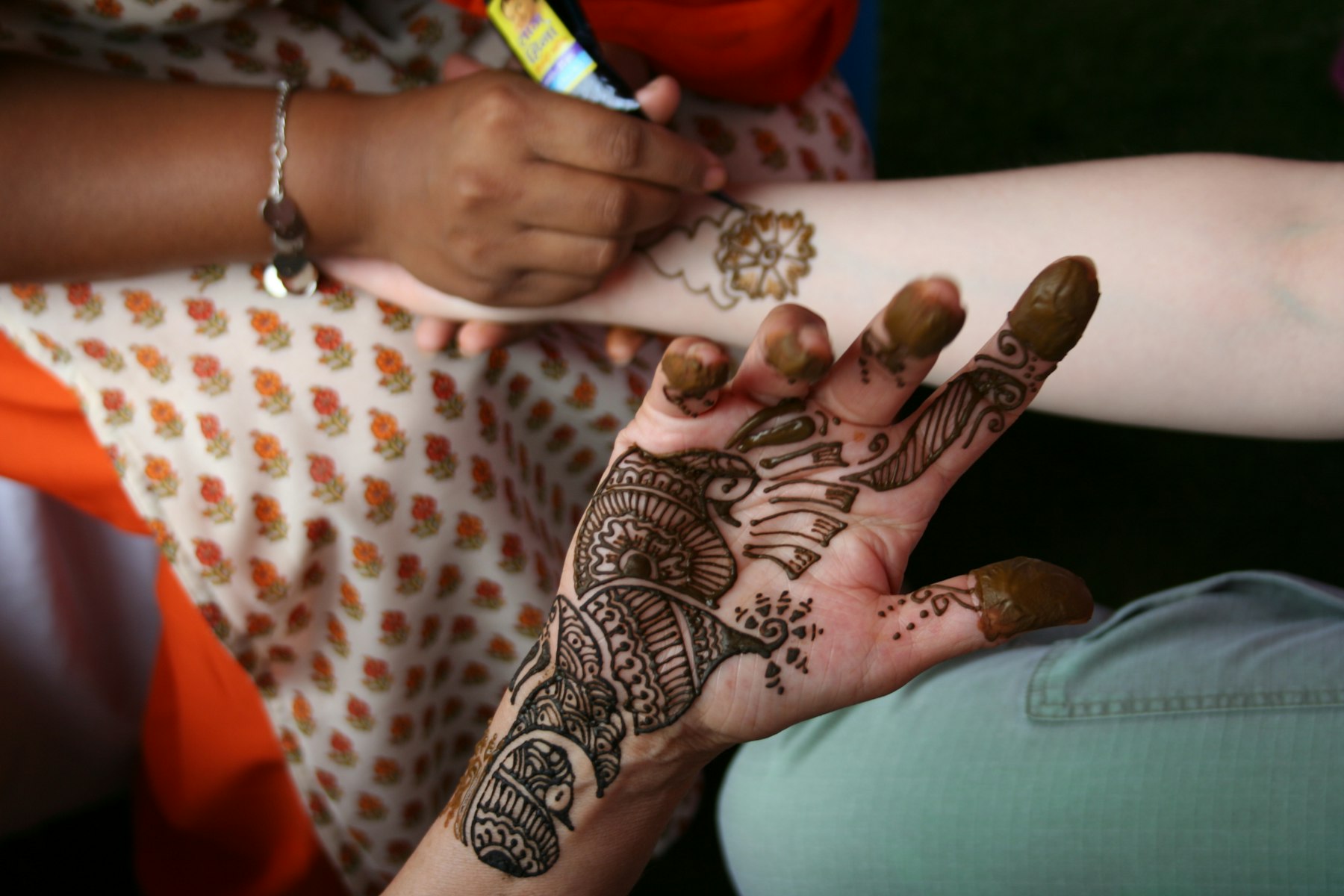Festival Henna Operations Playbook: Fast Lines, Better Revenue