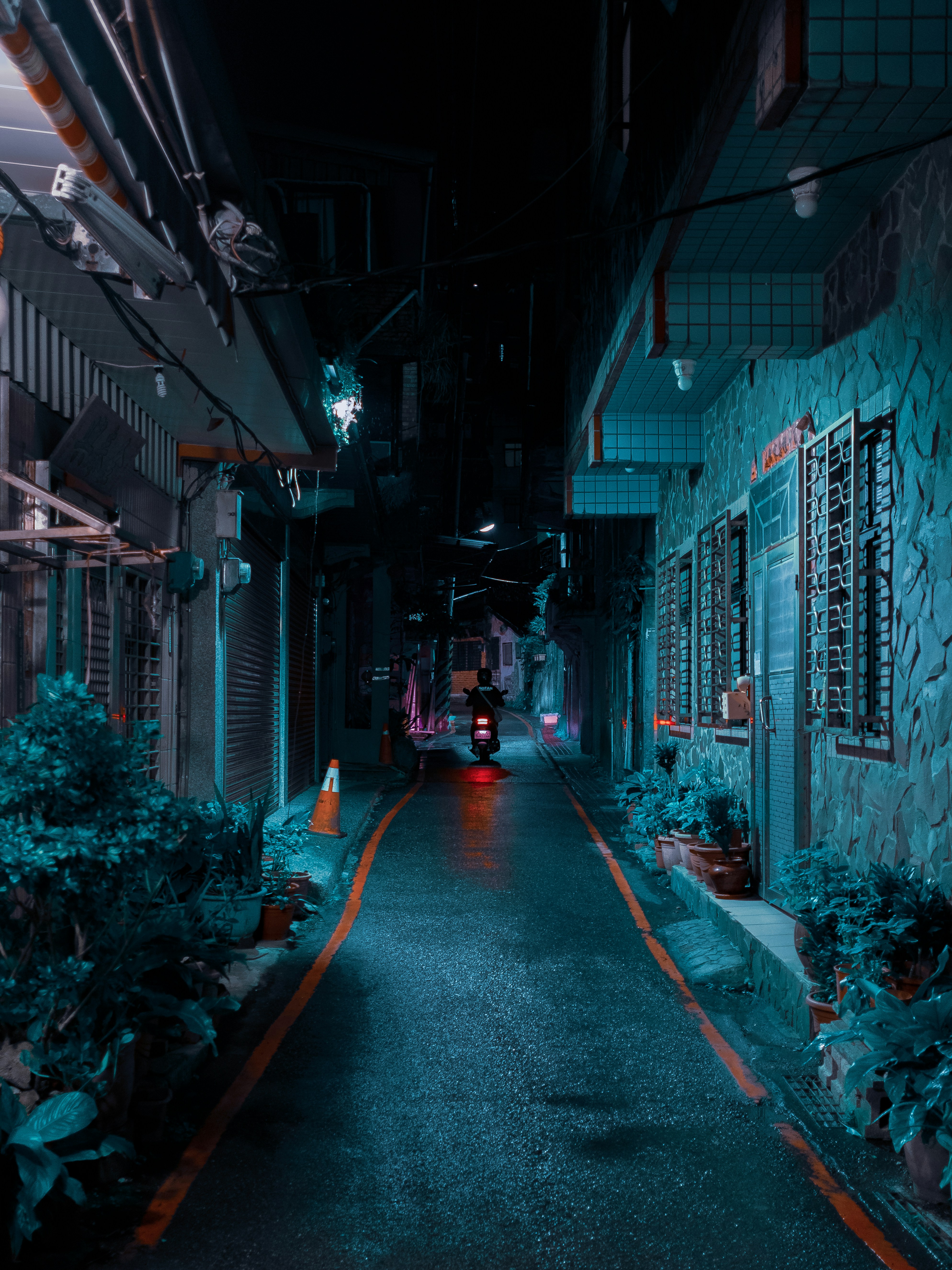 Back Alley Pictures Download Free Images On Unsplash
