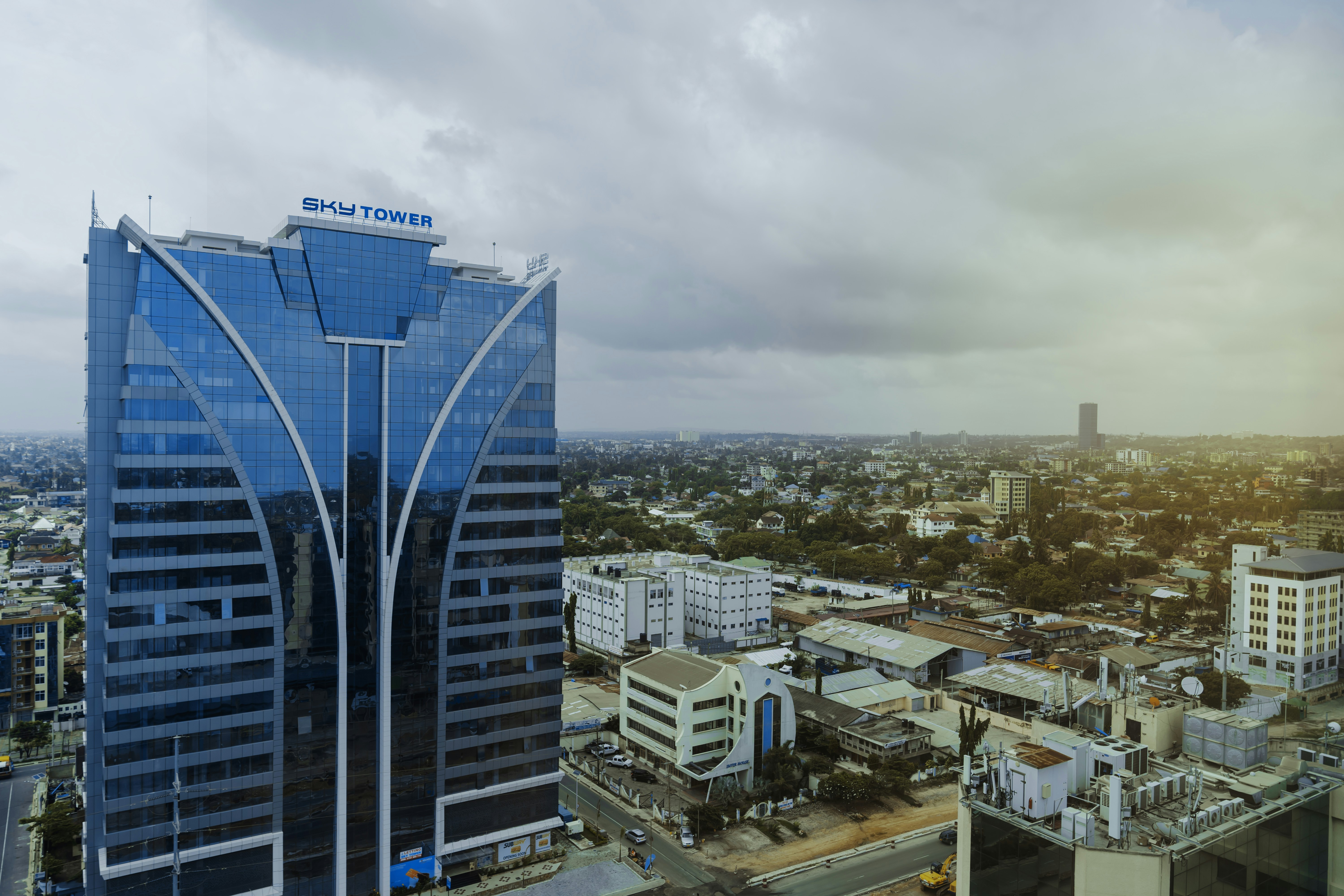 high rise building during daytime