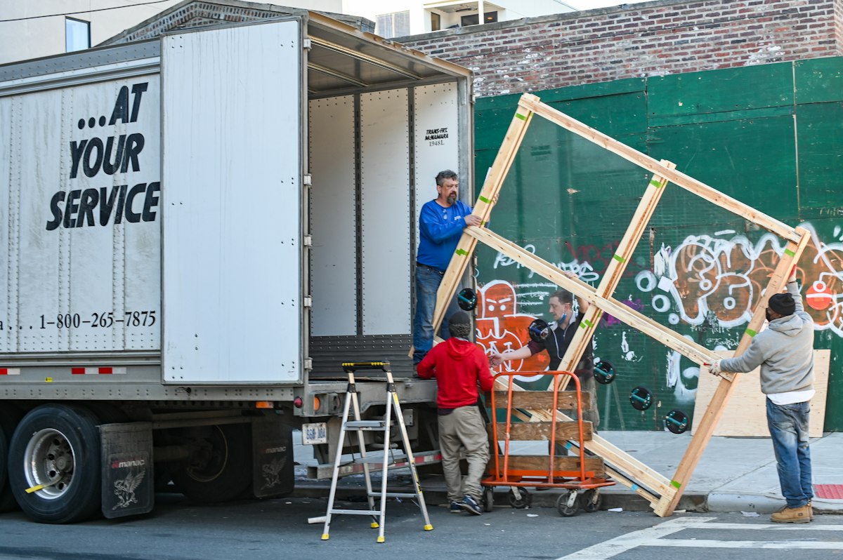Behind the Scenes: How Junk Removal Manhattan Boosts Summer Cleanouts