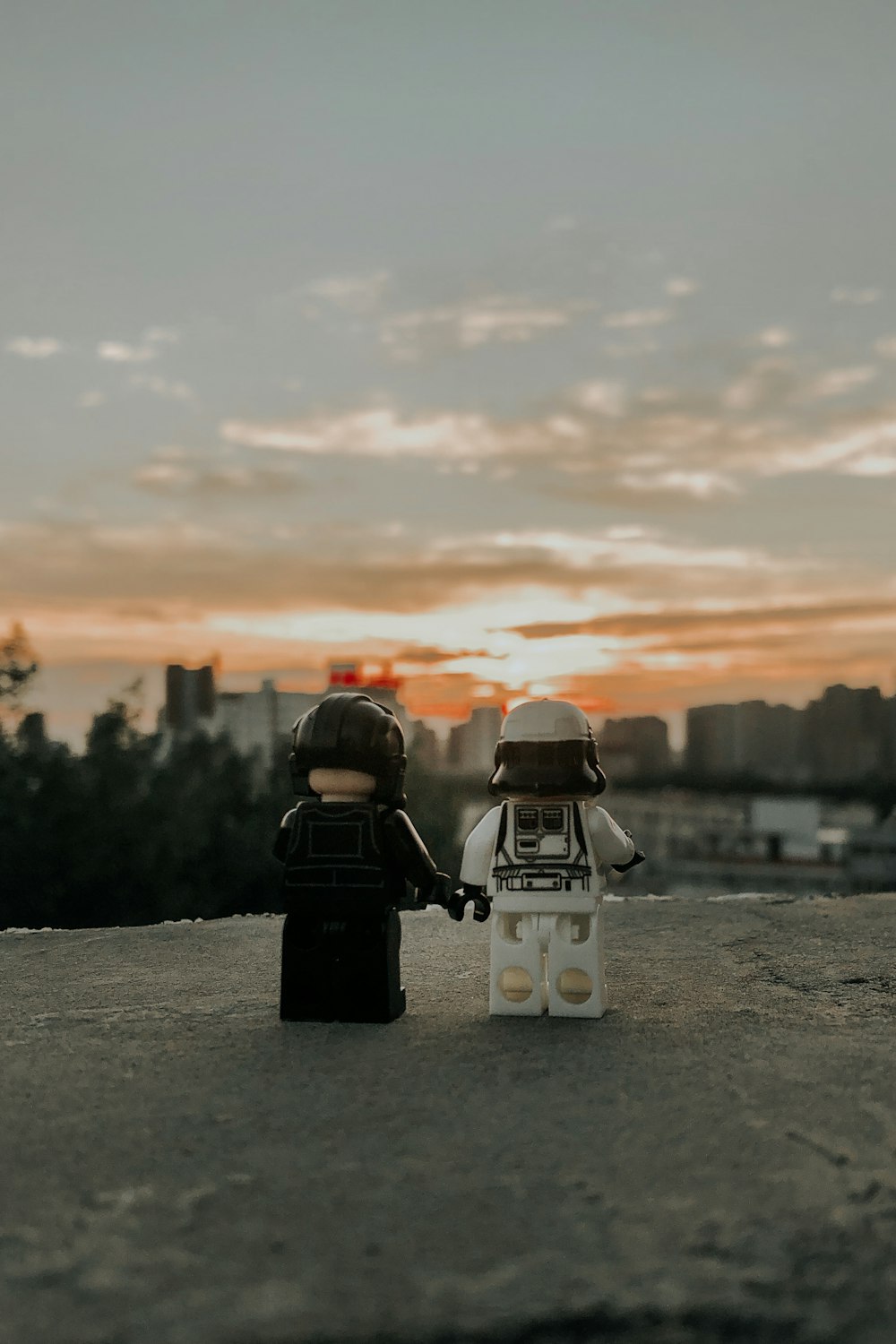 jouet LEGO noir et blanc