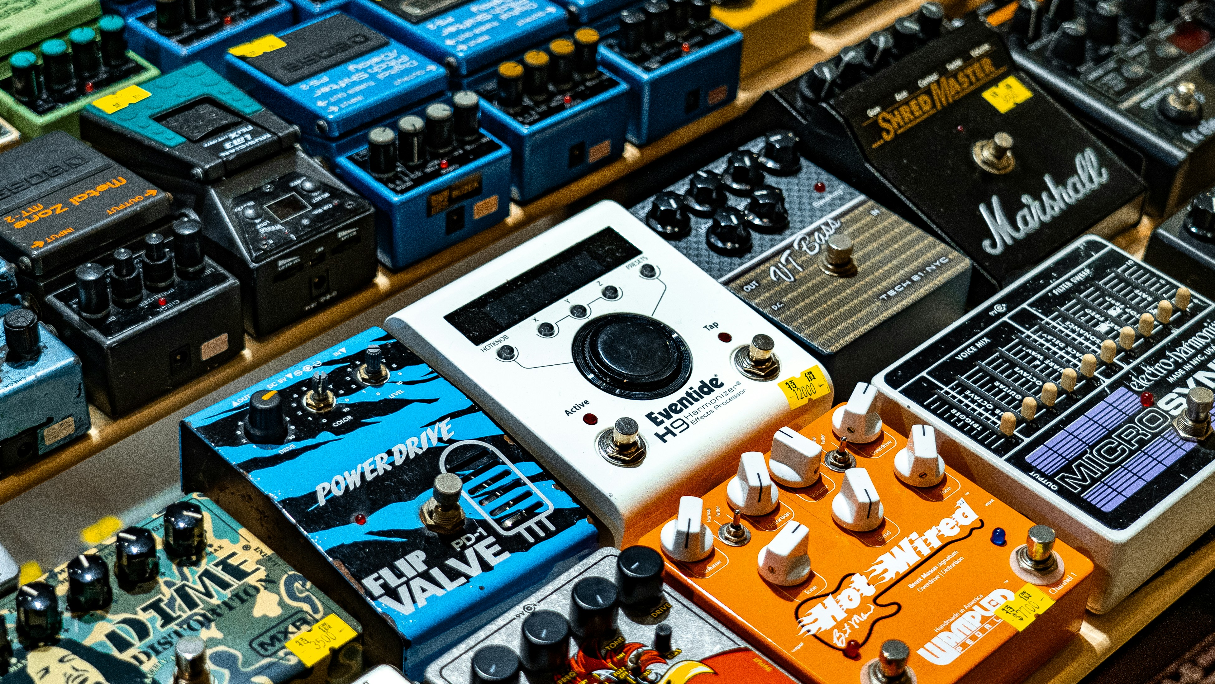 black and white audio mixer