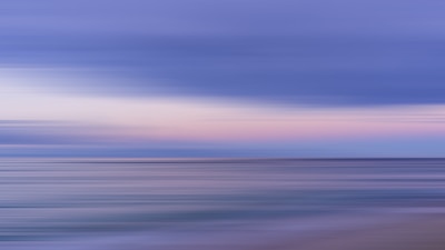 A calm, abstract image symbolizing a temporary break or pause.
