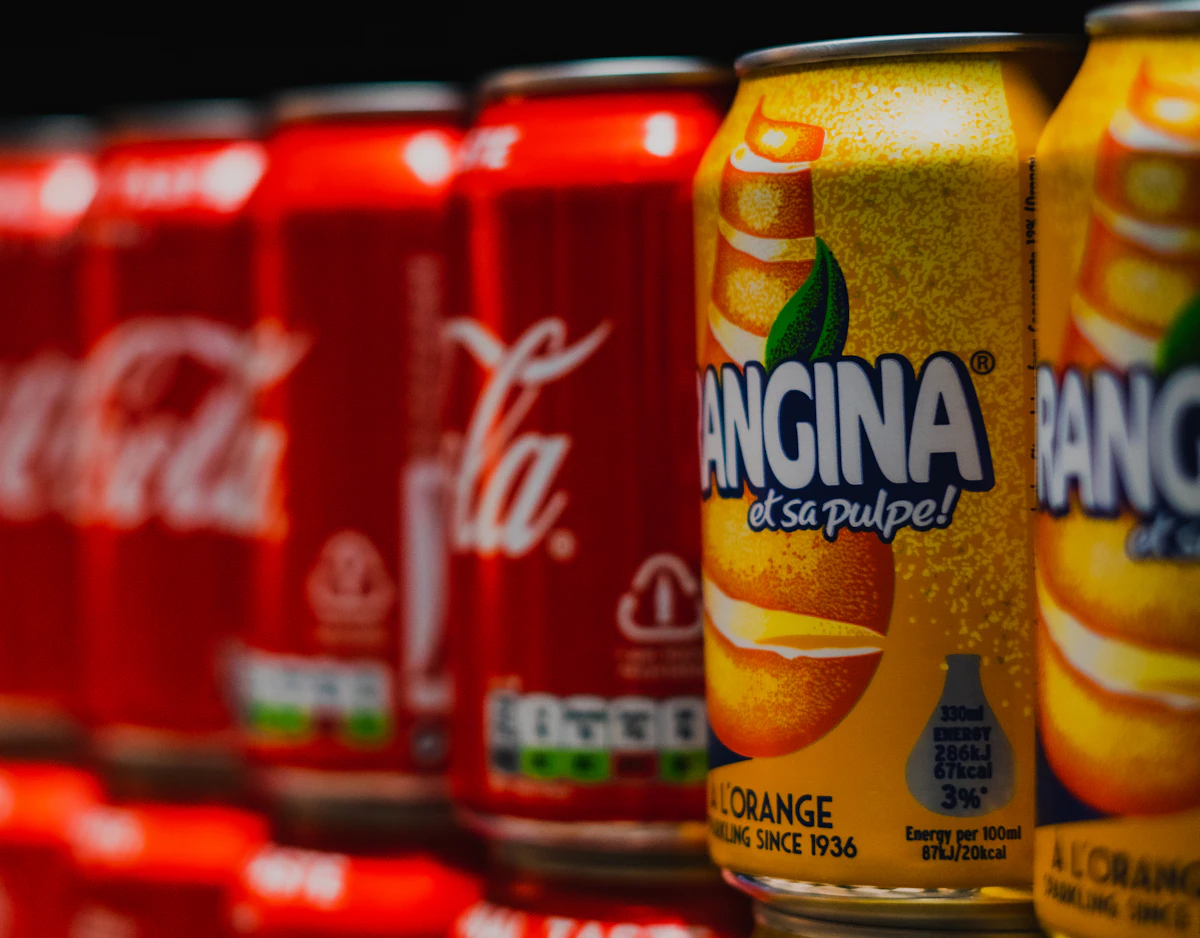 Packs de Coca-Cola et d'Orangina