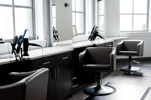 Intérieur du salon Sunu Barber