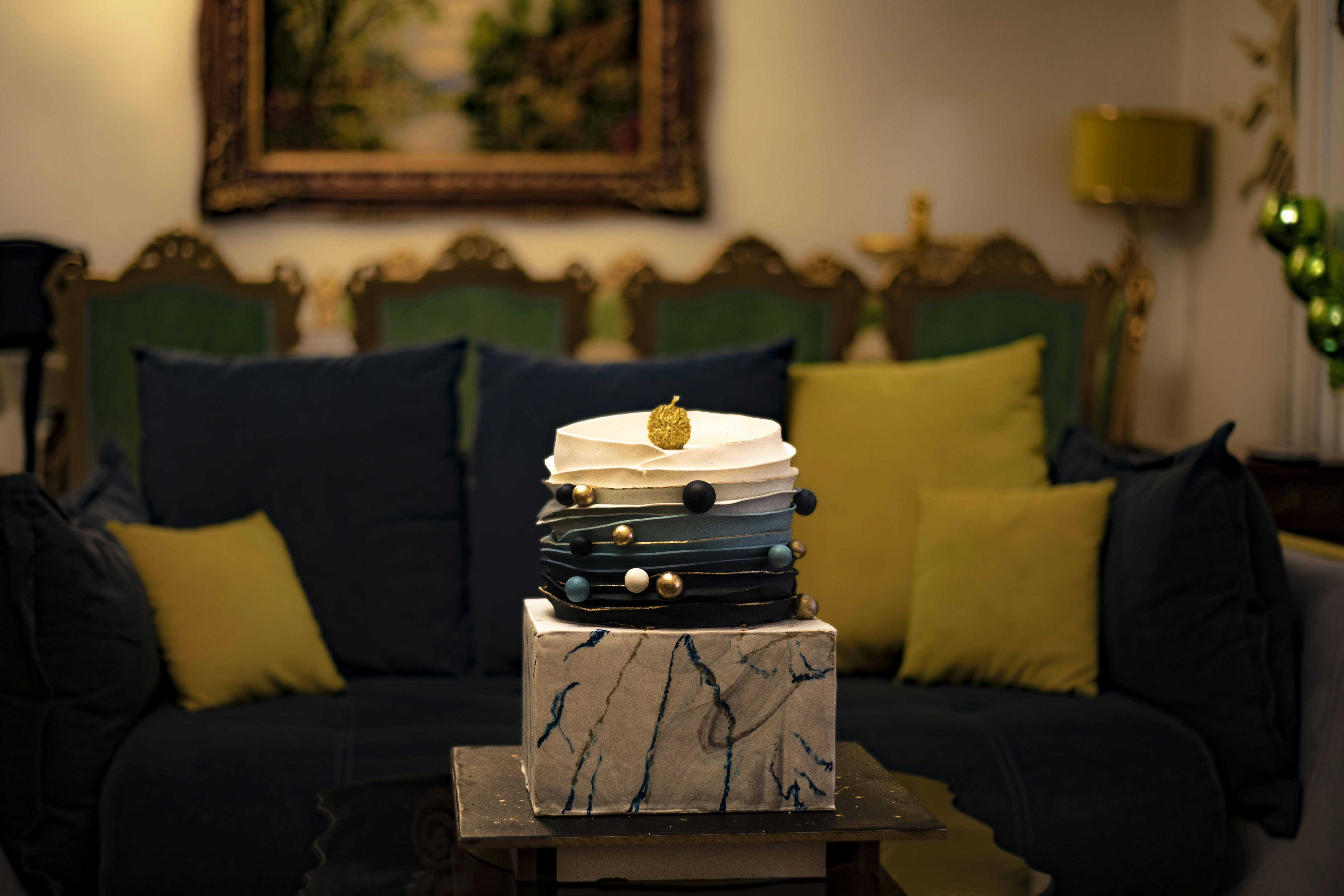 decorative cushions stack