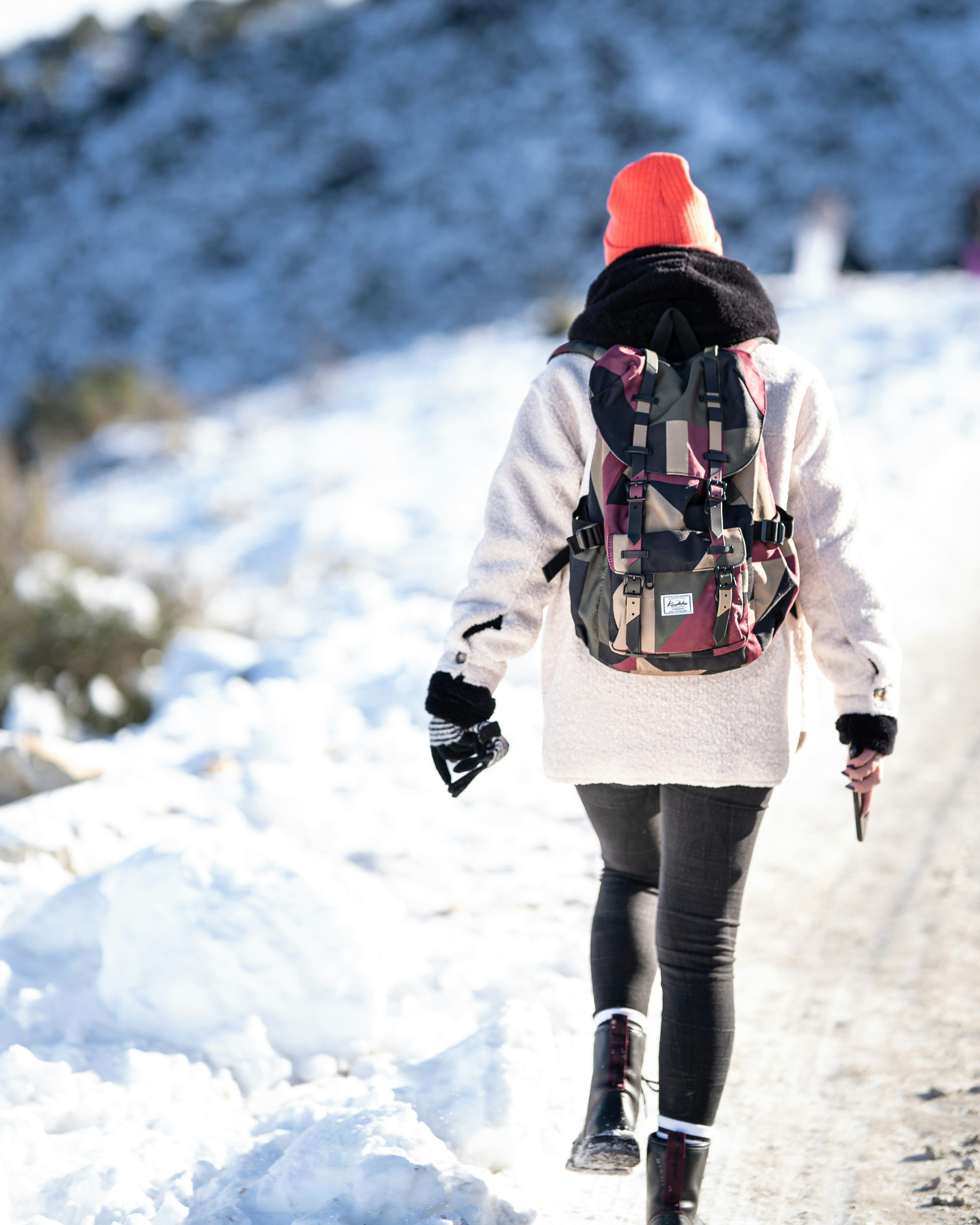 8 Best Winter Sports Layering Tips to Stay Warm Without Overheating