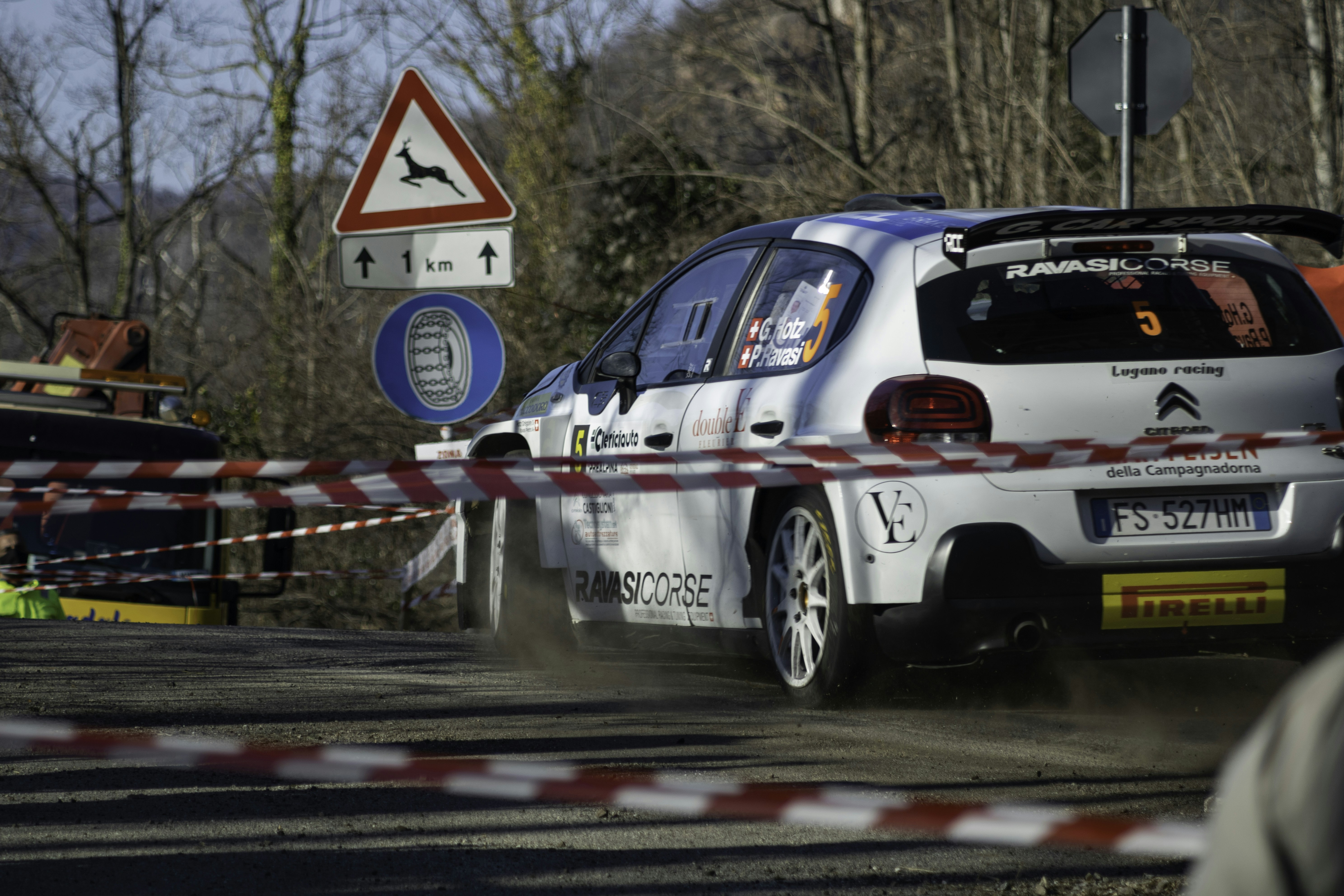 weiß und rot BMW M 3