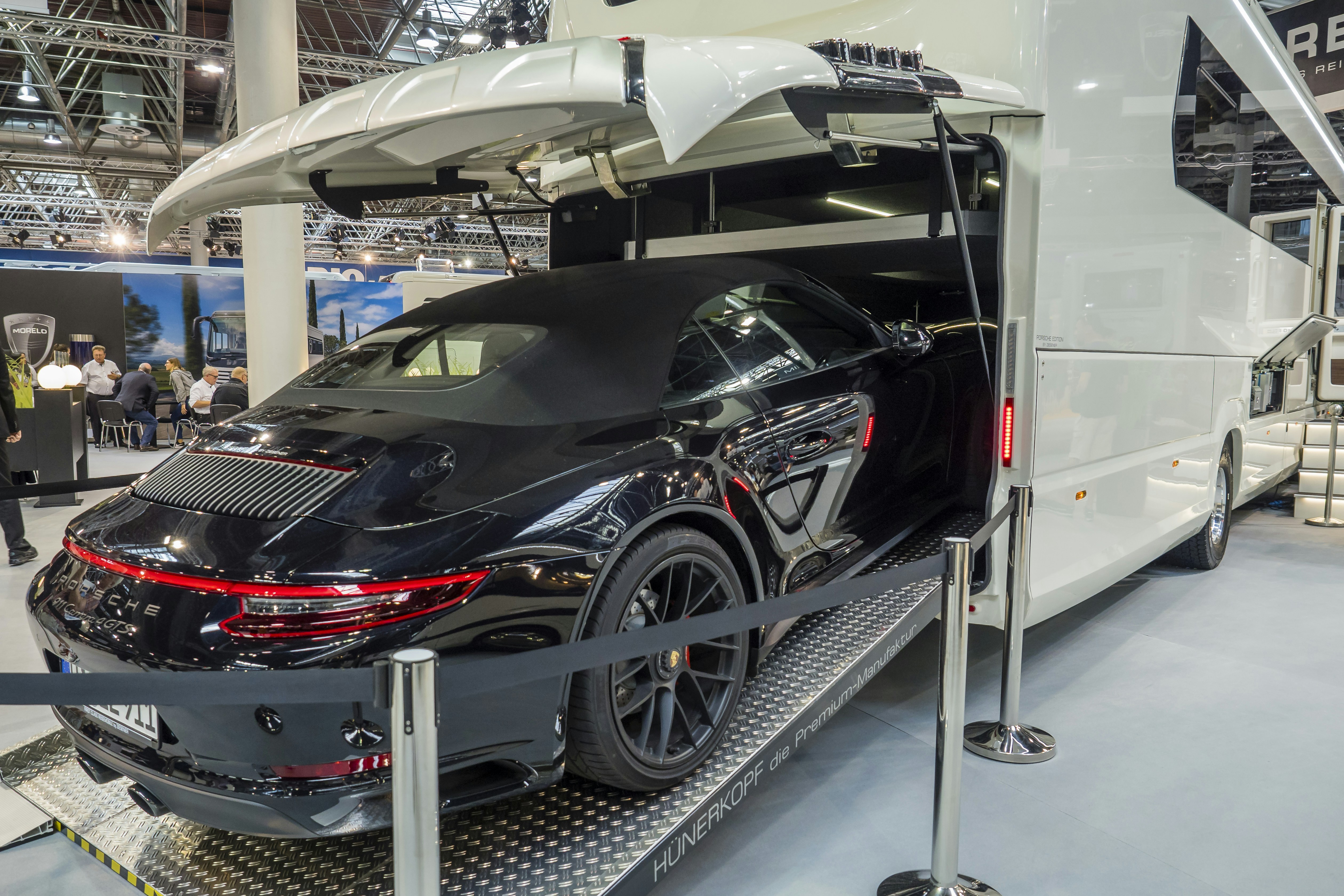 Five Things You Need to Know About Moving With a Luxury Car To Atlanta, Georgia