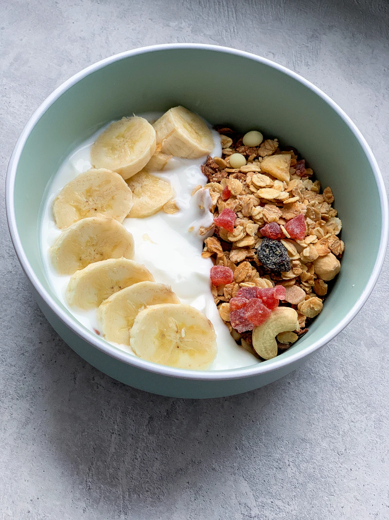 Bol de Kéfir Natural con Plátano y Almendras