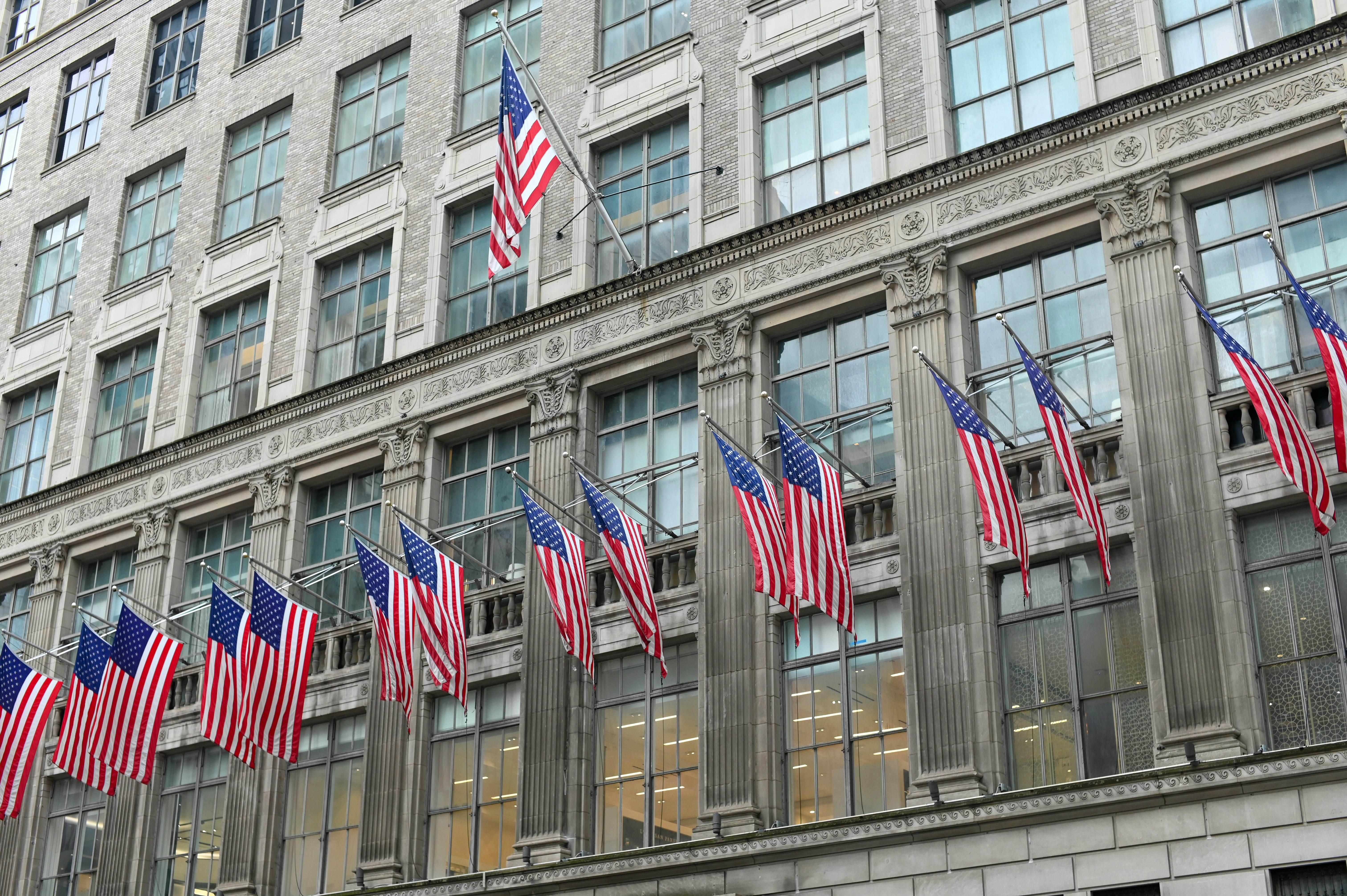 Citigroup Initiates Coverage On Western Union with Neutral Rating, Announces Price Target of $9