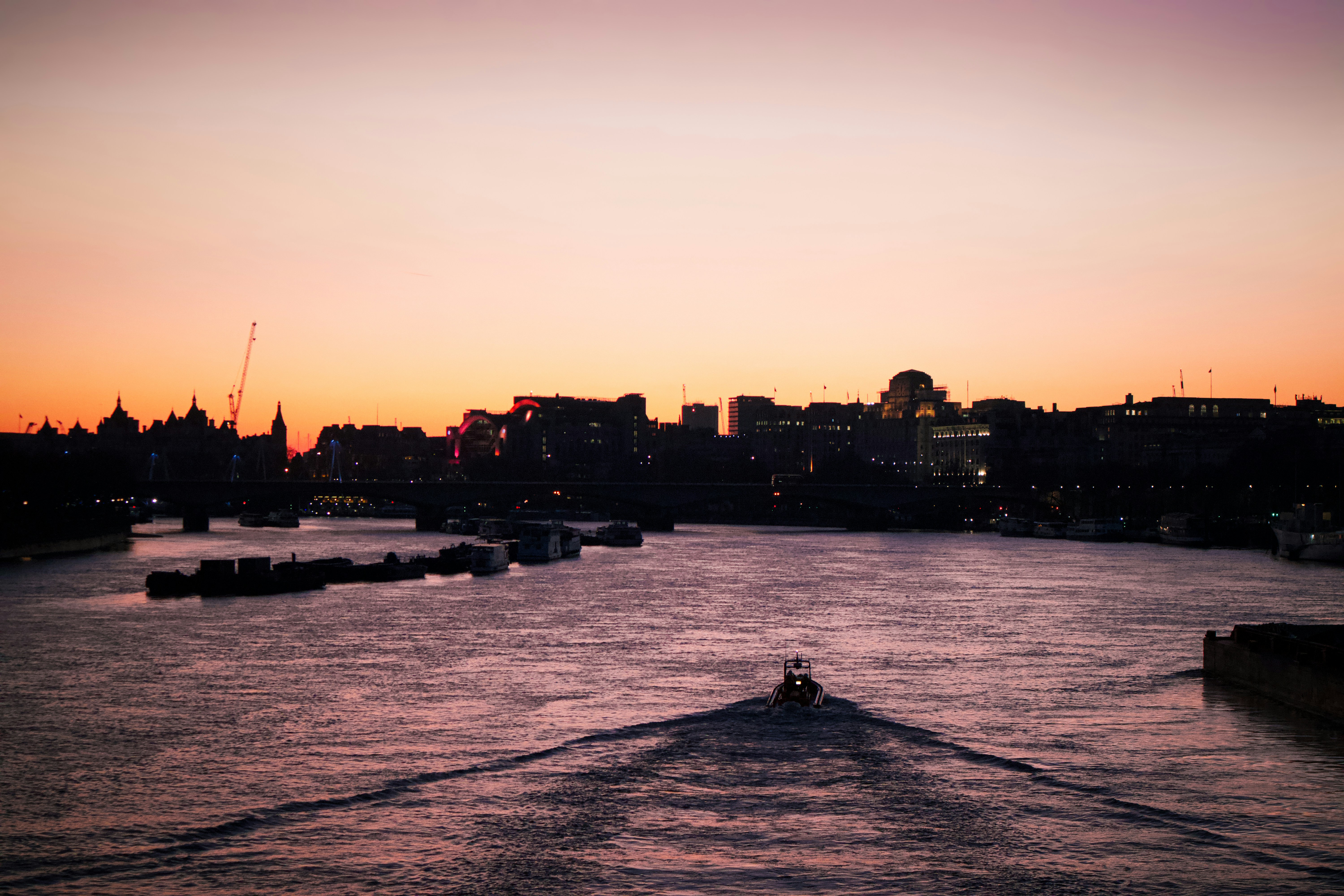 Photo by superyuyakun