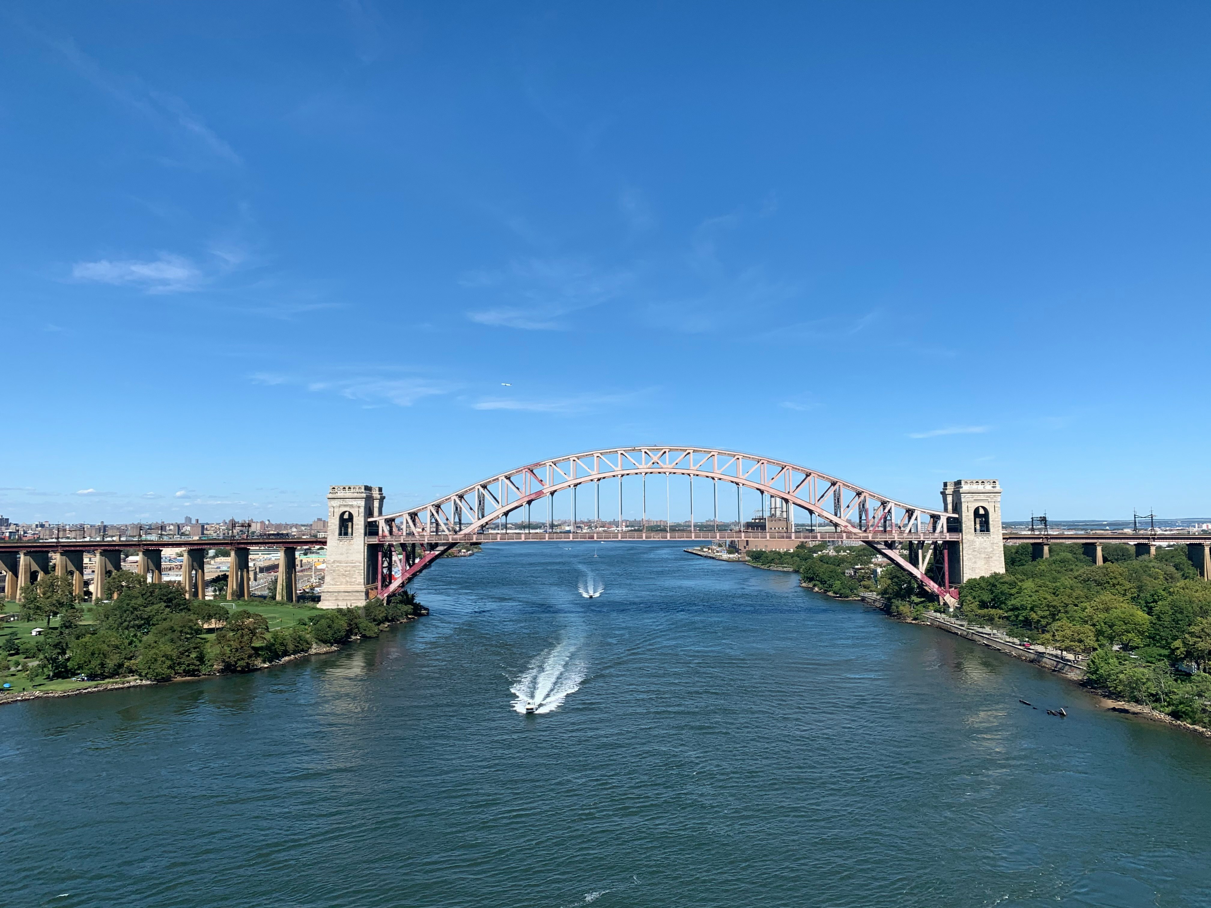 Hell Gate Bridge over the East River, between Randall’s Island and Astoria, New York