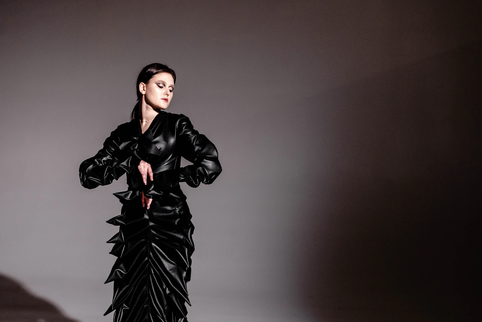 Off-white no inverno: como usar tons claros na estação fria