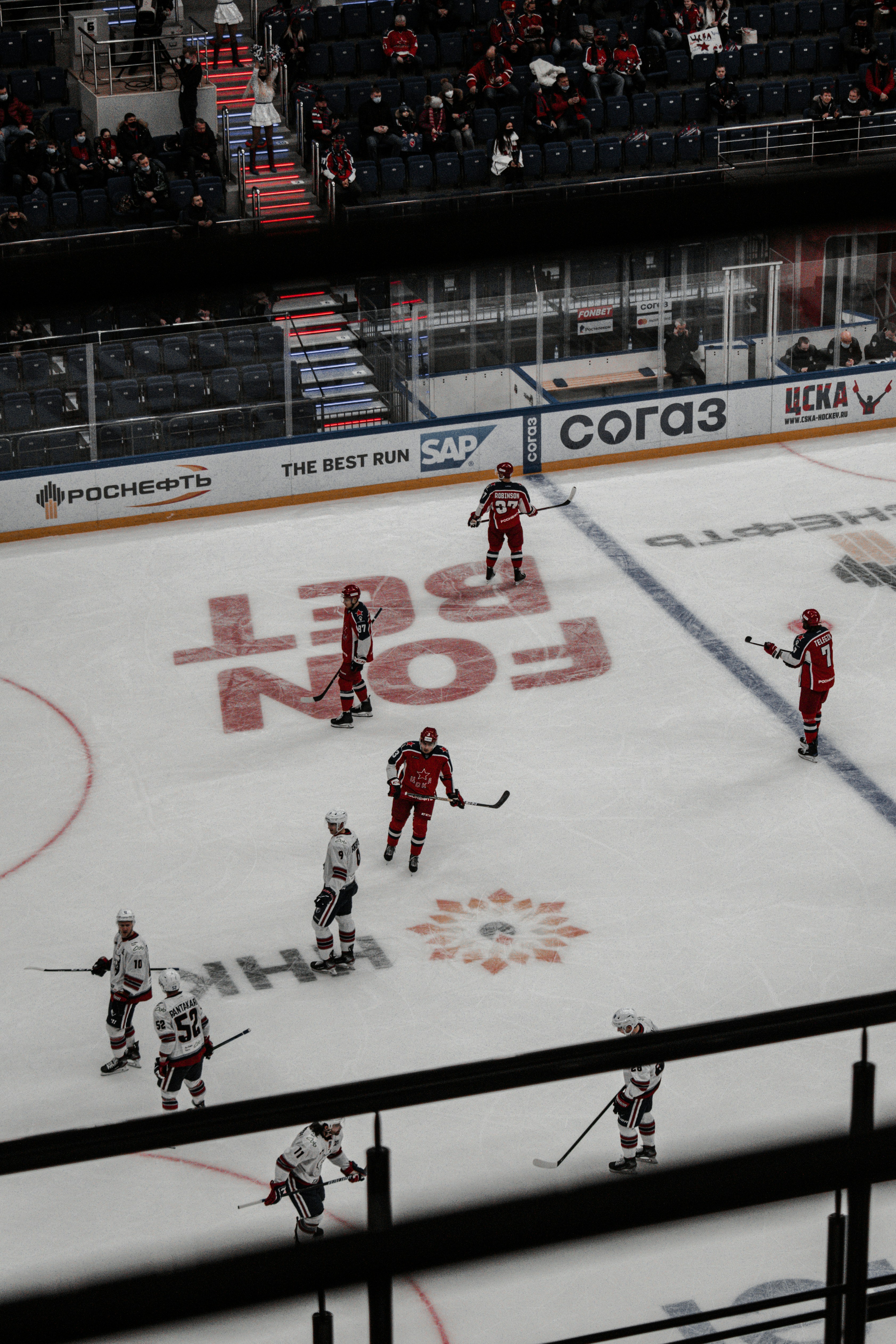 Fotografo di hockey e alla ricerca di scattare per squadre più grandi.  Qualche consiglio? : r/hockey, image size:3000x4500