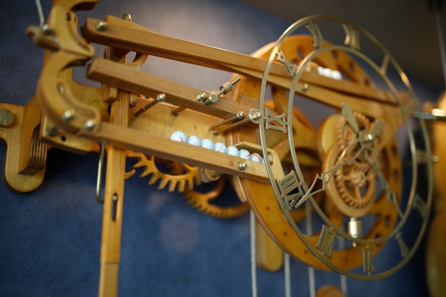 brown wooden ship wheel scale model
