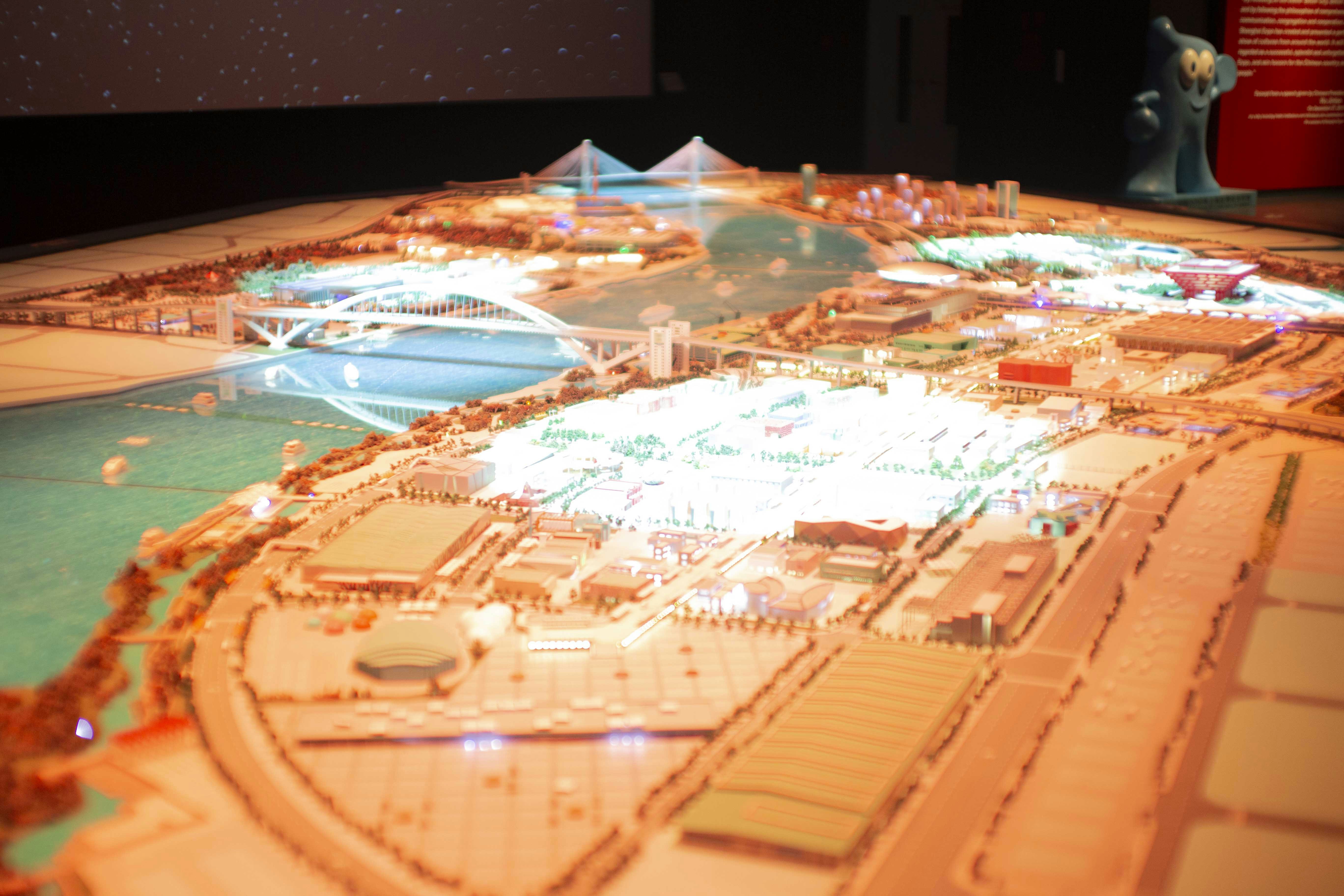 Urban holographic skyline