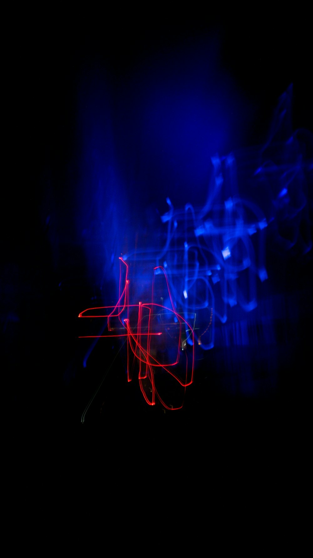 sinalização de luz neon azul e vermelha