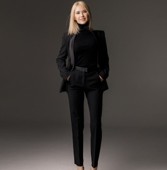 woman in black long sleeve shirt and black pants