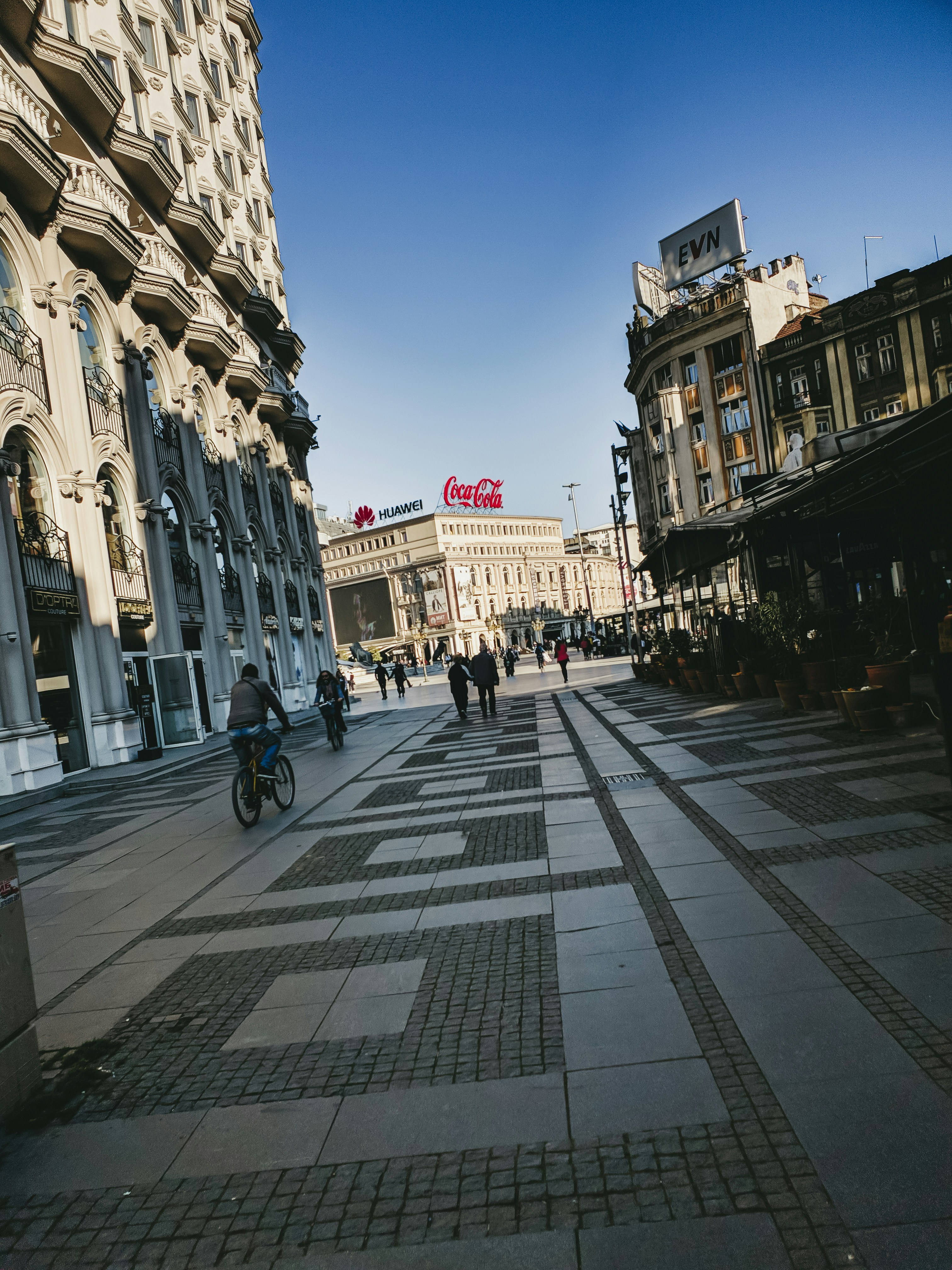 Photo by alberthyseni