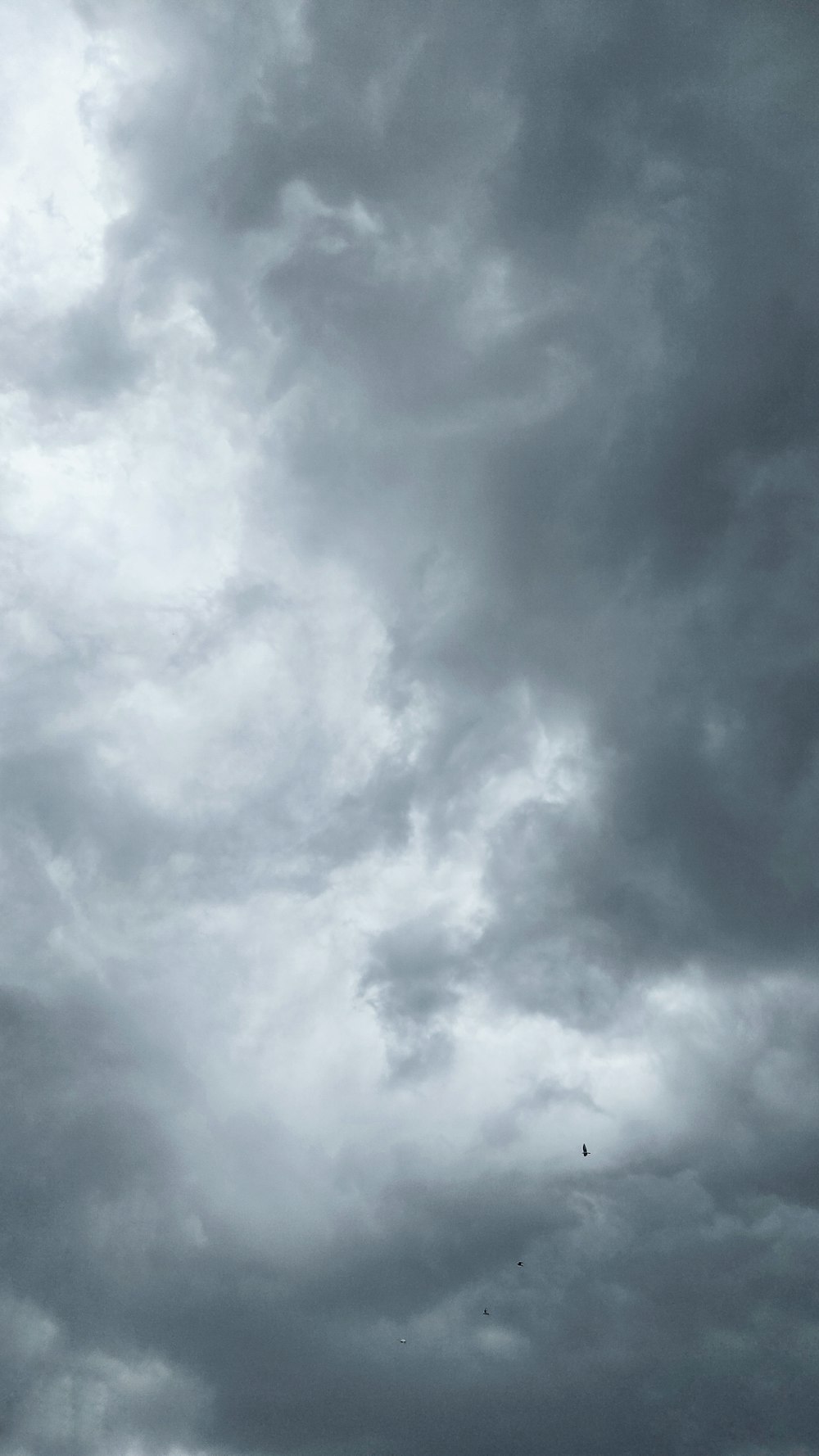 Weiße Wolken und blauer Himmel