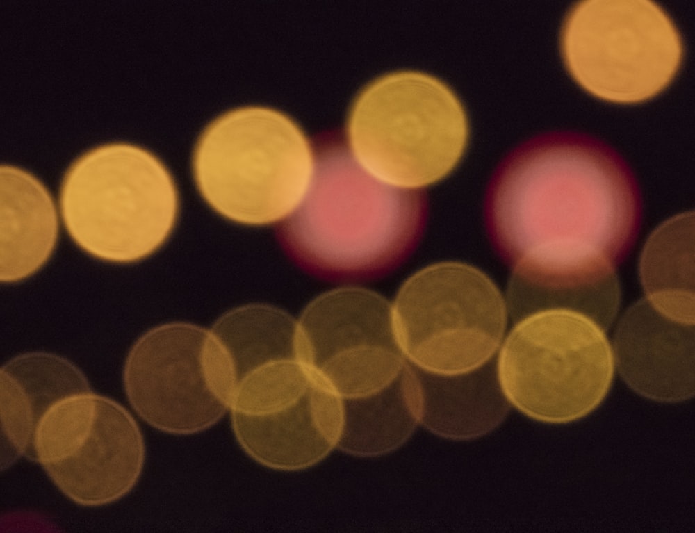 yellow and white bokeh lights